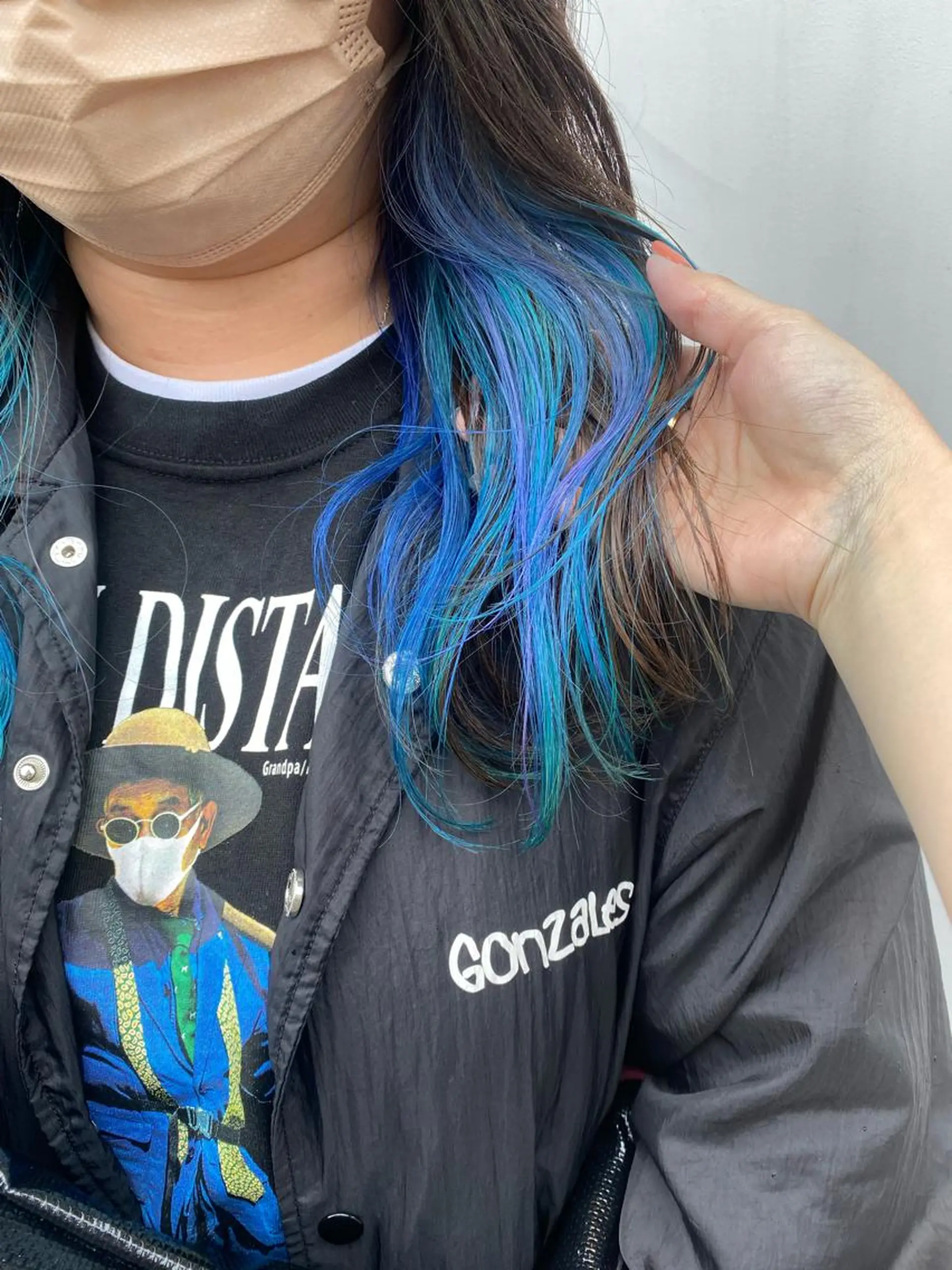 セミロング 小林 朋花のヘアスタイル