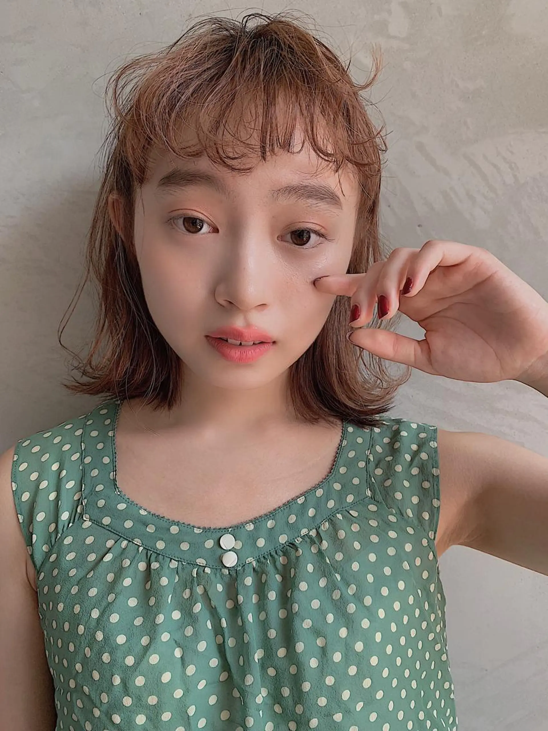 ミディアム カラー 江原 綾花のヘアスタイル