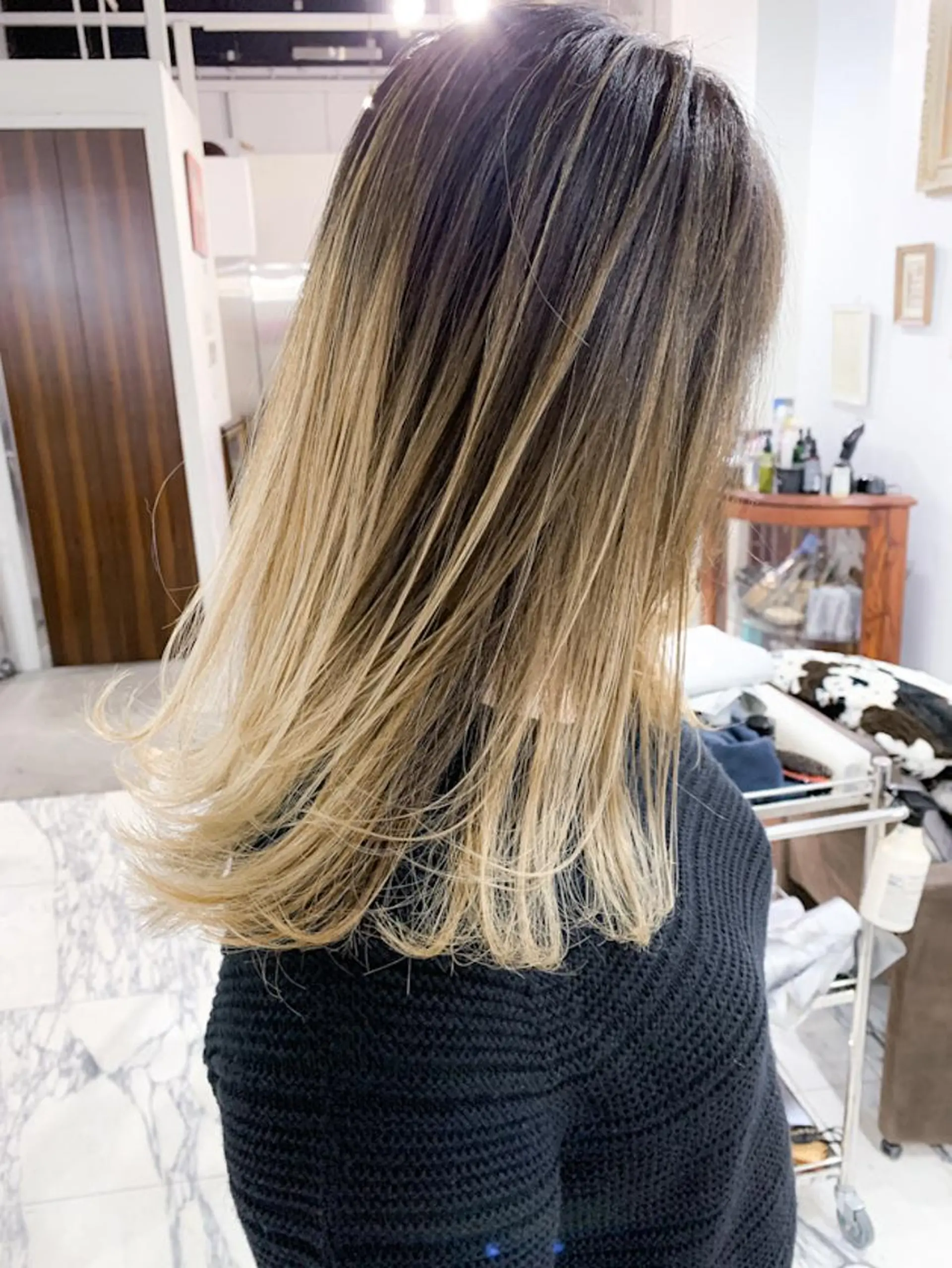 セミロング レイヤーカット エクステ（レミー毛） NINEのヘアスタイル