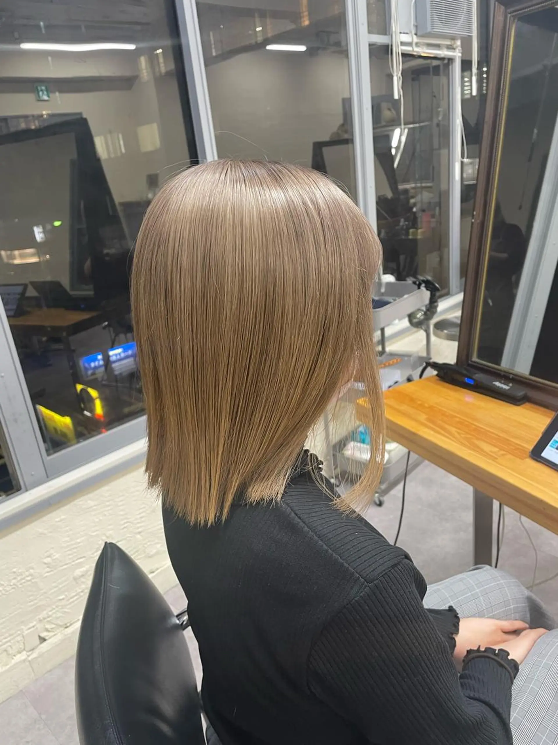ミディアム ヘアカラー トリートメント SOL.noel所属・ブリーチ/レイヤー/ ハイトーンShugaのヘアスタイル