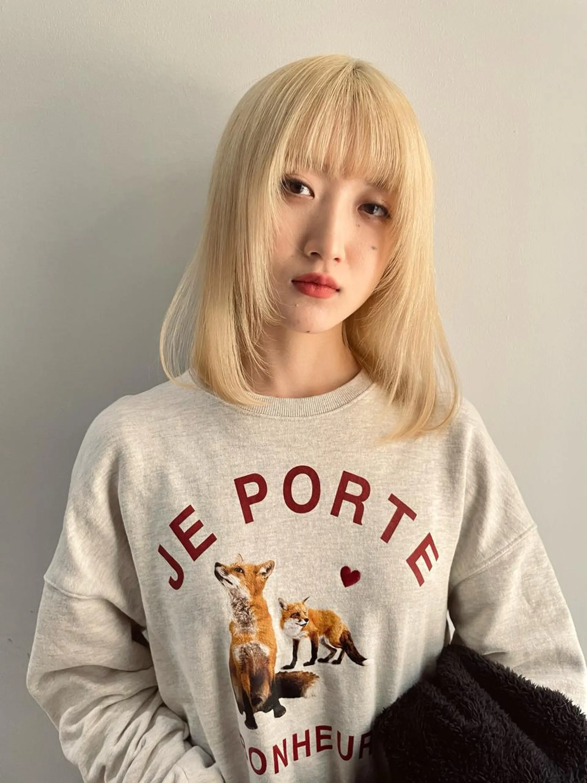 セミロング 韓国/透明感 Veluaのヘアスタイル