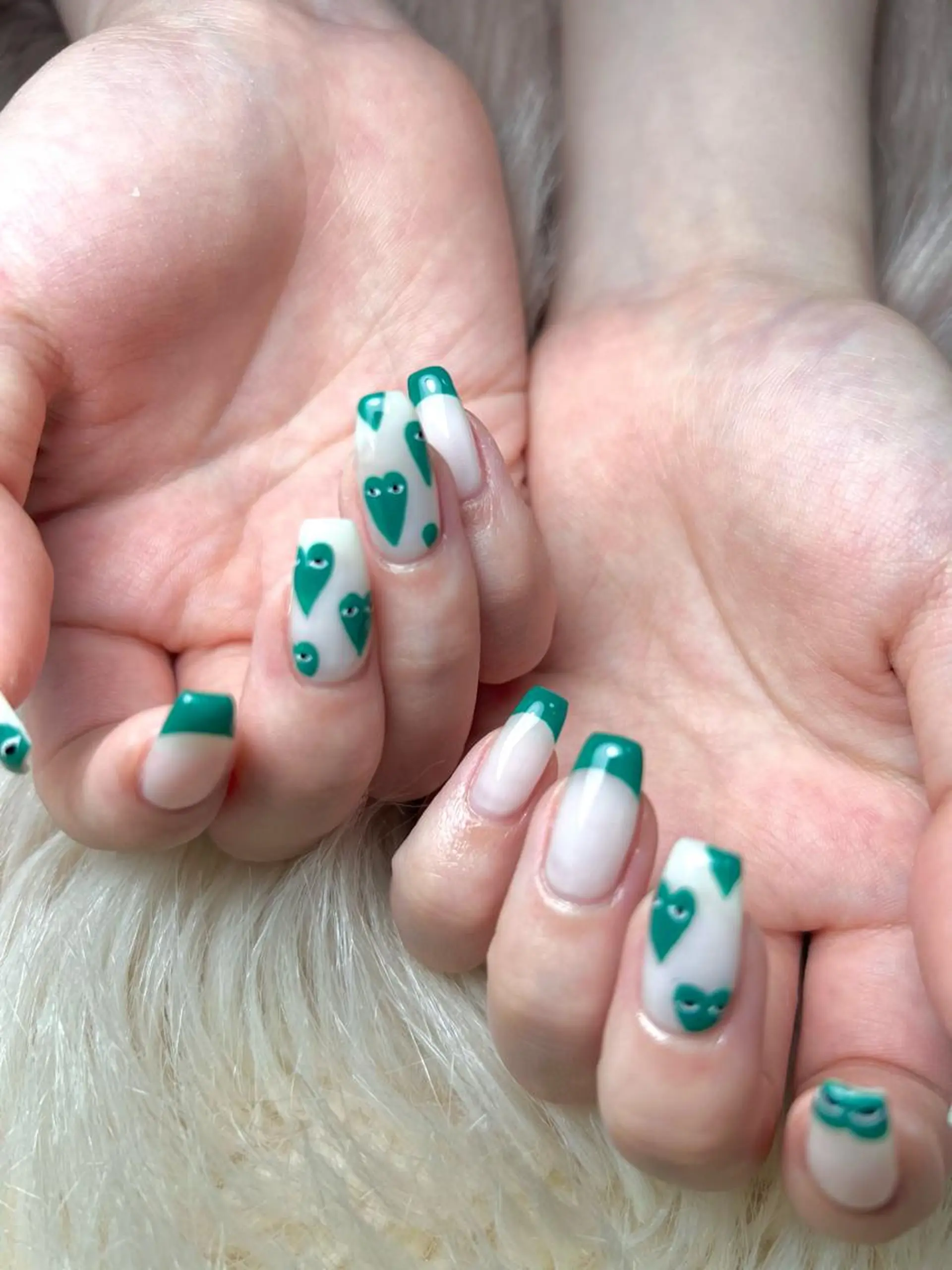 ネイル フレンチネイル ジェルネイル 持ち込み ニュアンスネイル パラジェル flowers nailのネイルデザイン