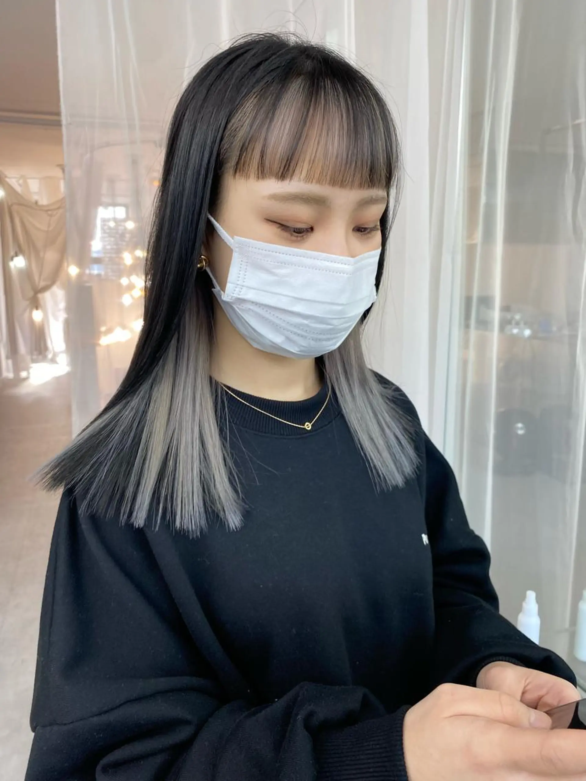 セミロング カラー インナーカラー 鈴木 漱一郎のヘアスタイル