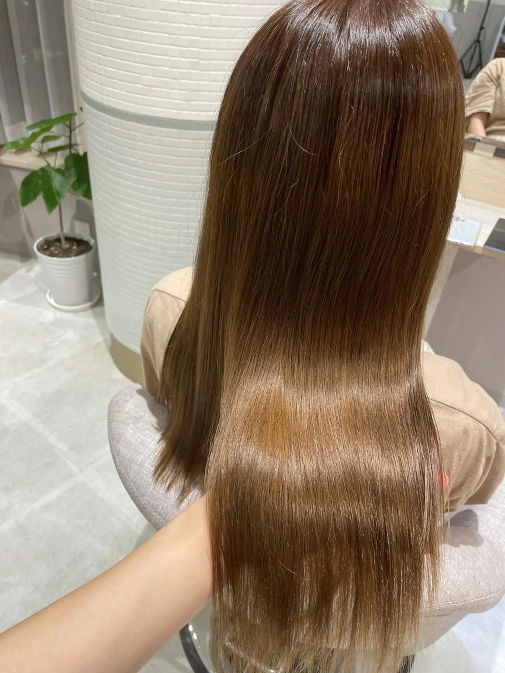 セミロング カット ヘアカラー トリートメント Factory5【ファクトリーファイブ】所属・髪質改善お任せ ください♪ひとみのヘアスタイル