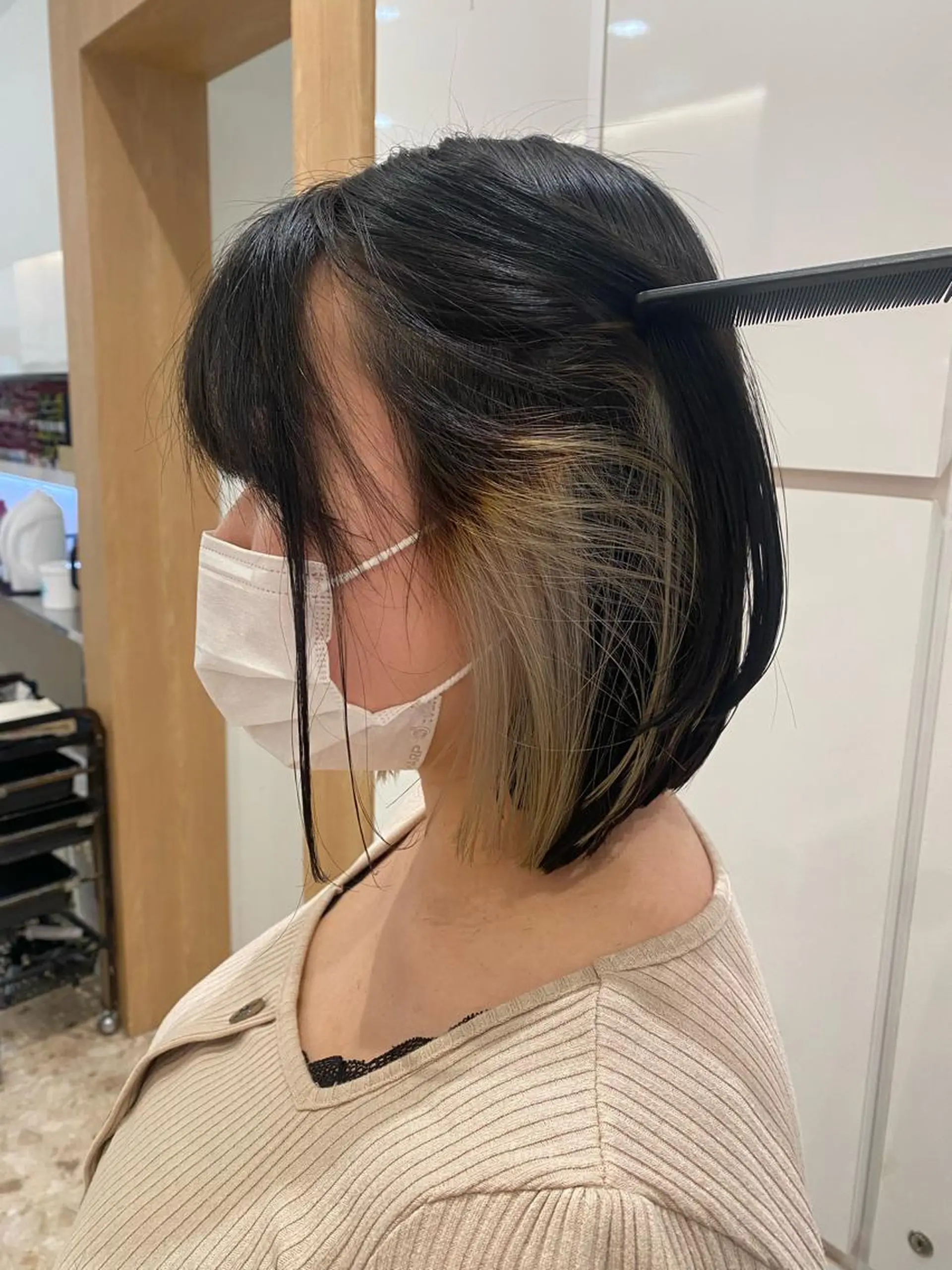 ショート カラー ヘアアレンジ 切りっぱなしボブ ベージュカラー ハイトーンカラー インナーカラー ピンクカラー 🌿ブリーチ/髪質 改善/🌿‬JINのヘアスタイル
