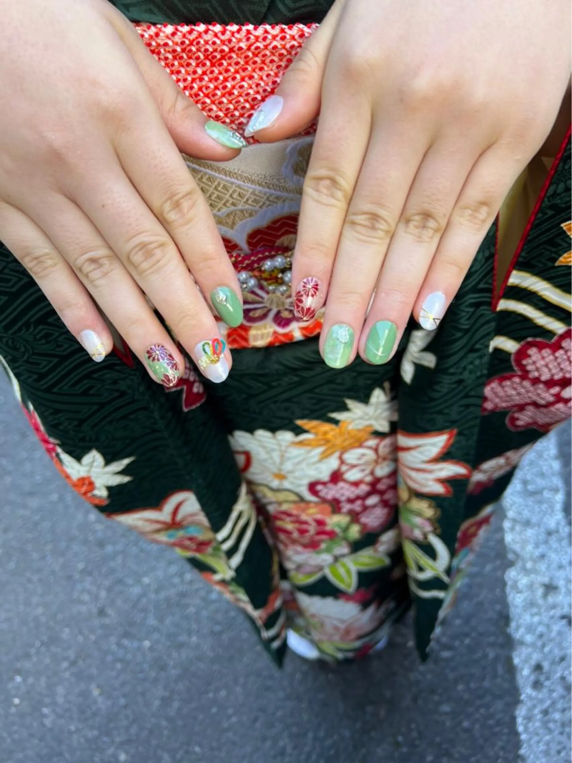ネイル 成人式 ジェルネイル ネイルチップ Nail ビ爪のネイルデザイン