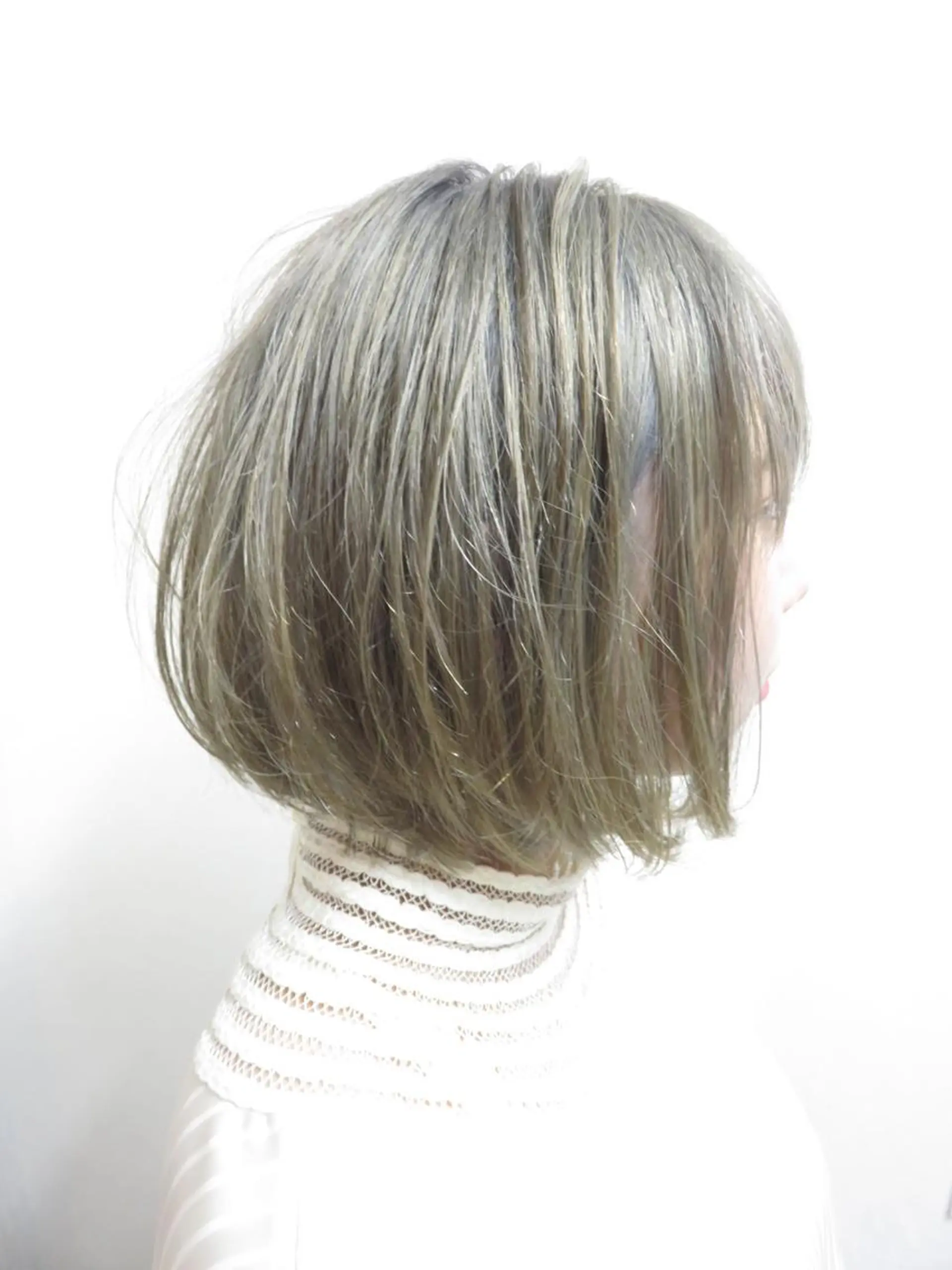ショート アッシュ 東風上 亮介のヘアスタイル