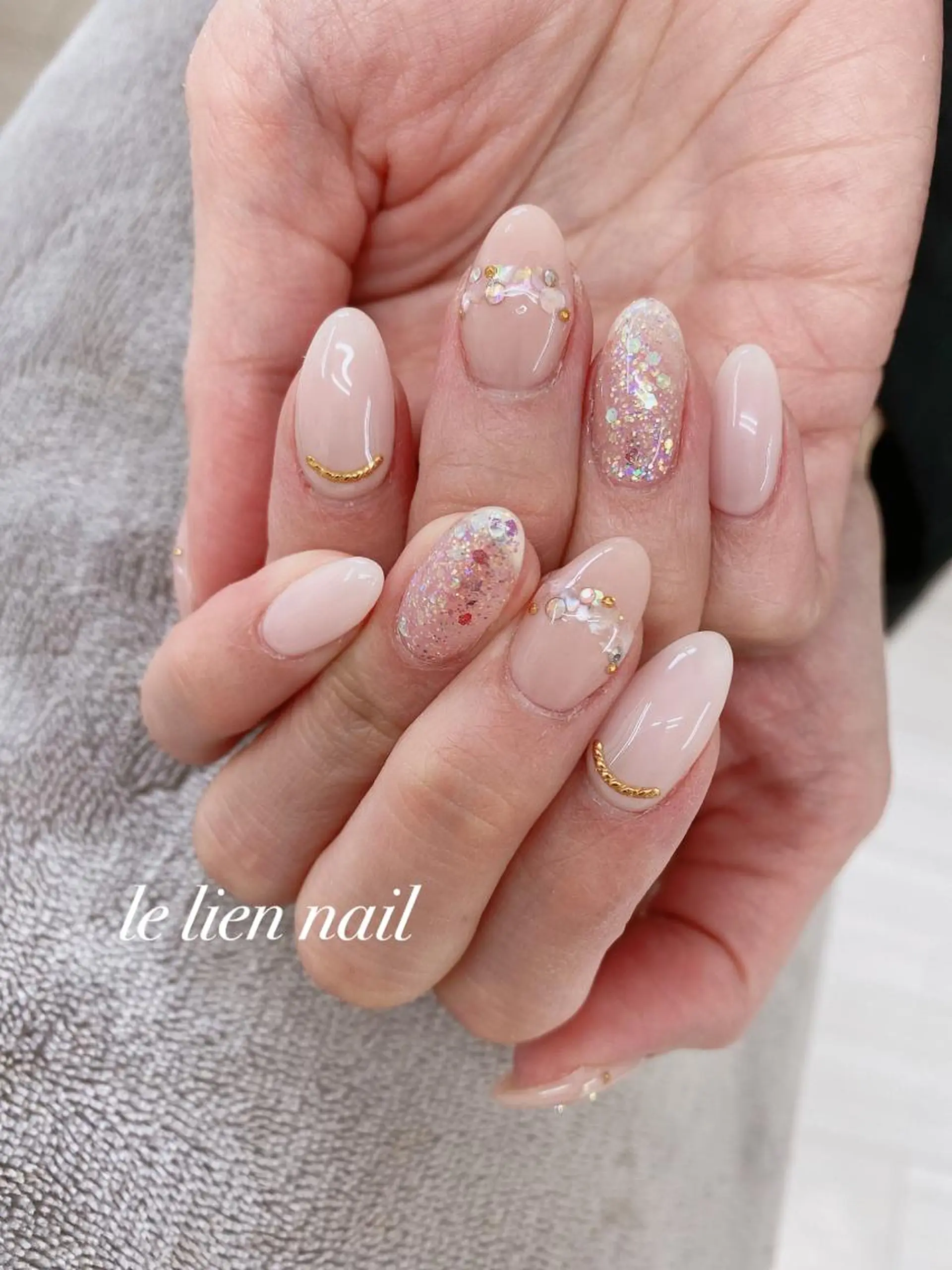 ネイル ホログラムネイル キラキラネイル ラメ(グリッター) ピンク 春ネイル ハンドネイル le lien nailのネイルデザイン