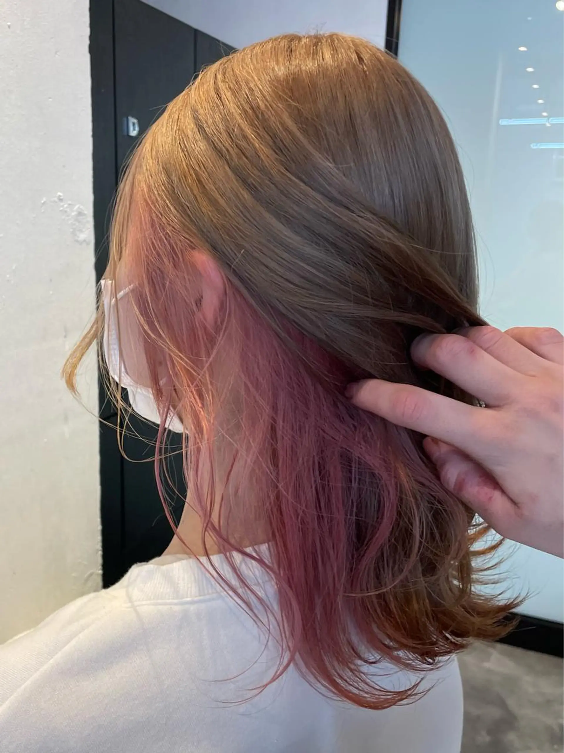 カラー ブリーチ インナーカラー ハイトーンカラー🩵 指名多数💗横山聖奈のヘアスタイル