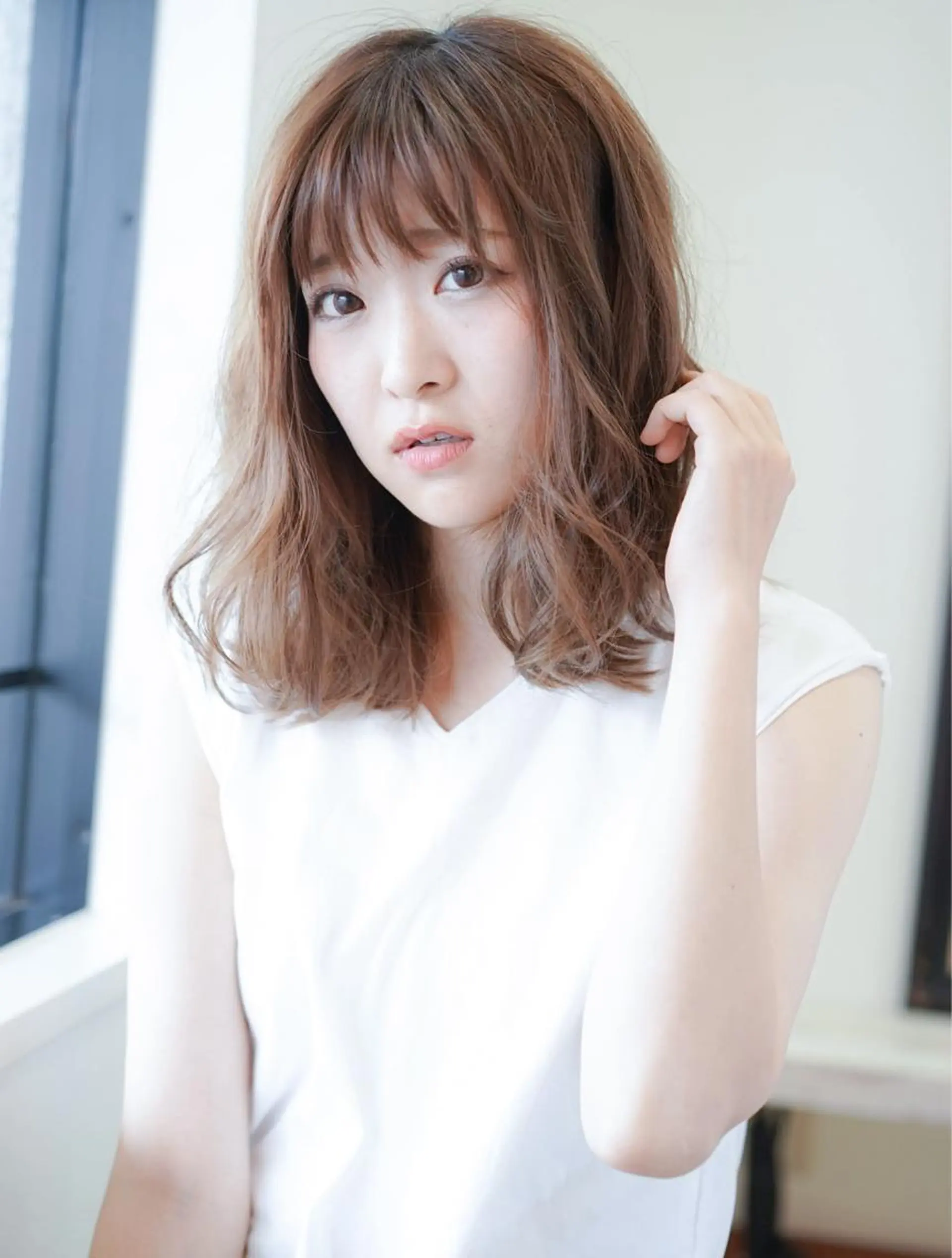 ミディアム ヘアールーム アートのヘアスタイル