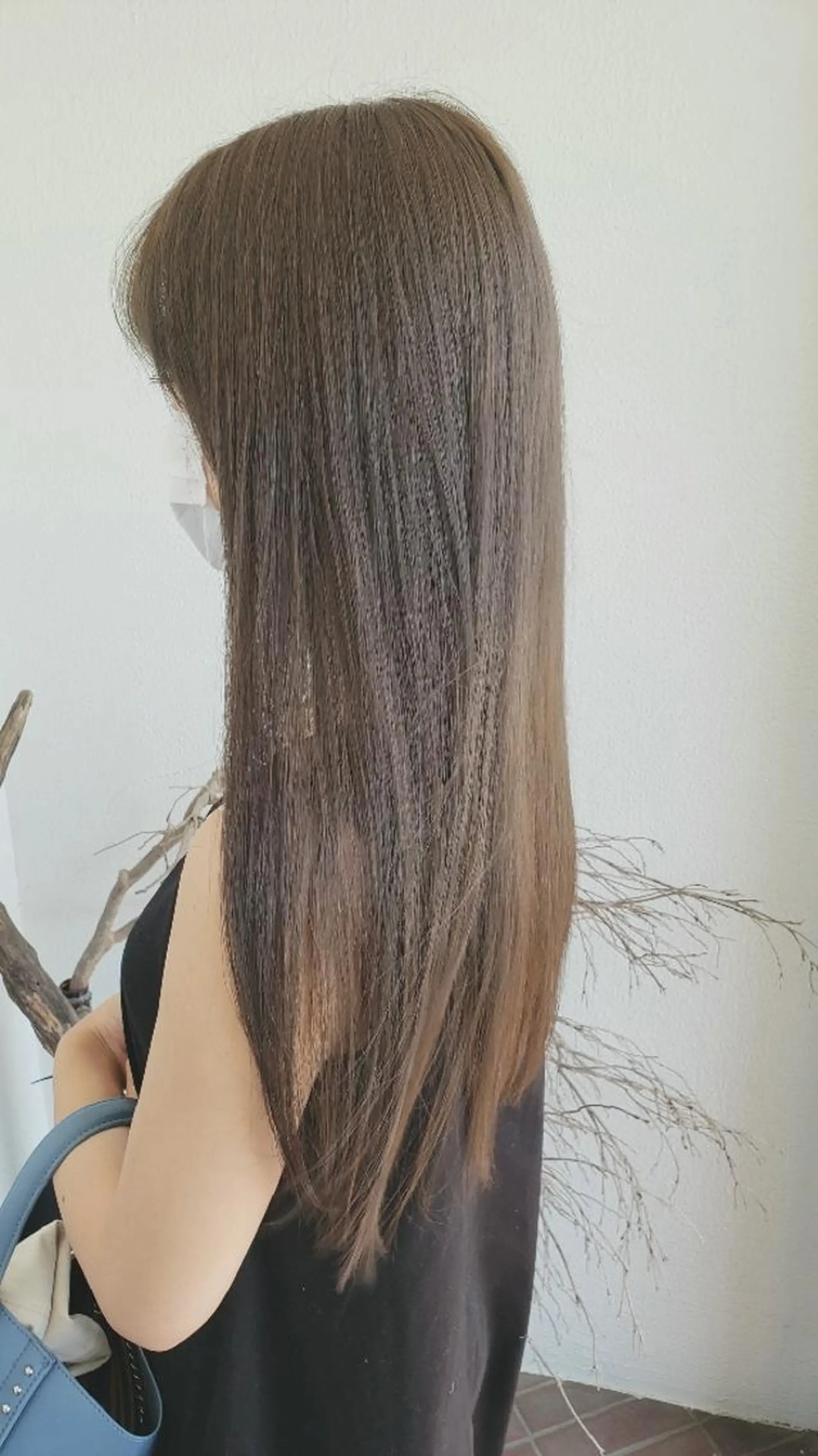 ロング カラー グレージュ 神谷 涼のヘアスタイル