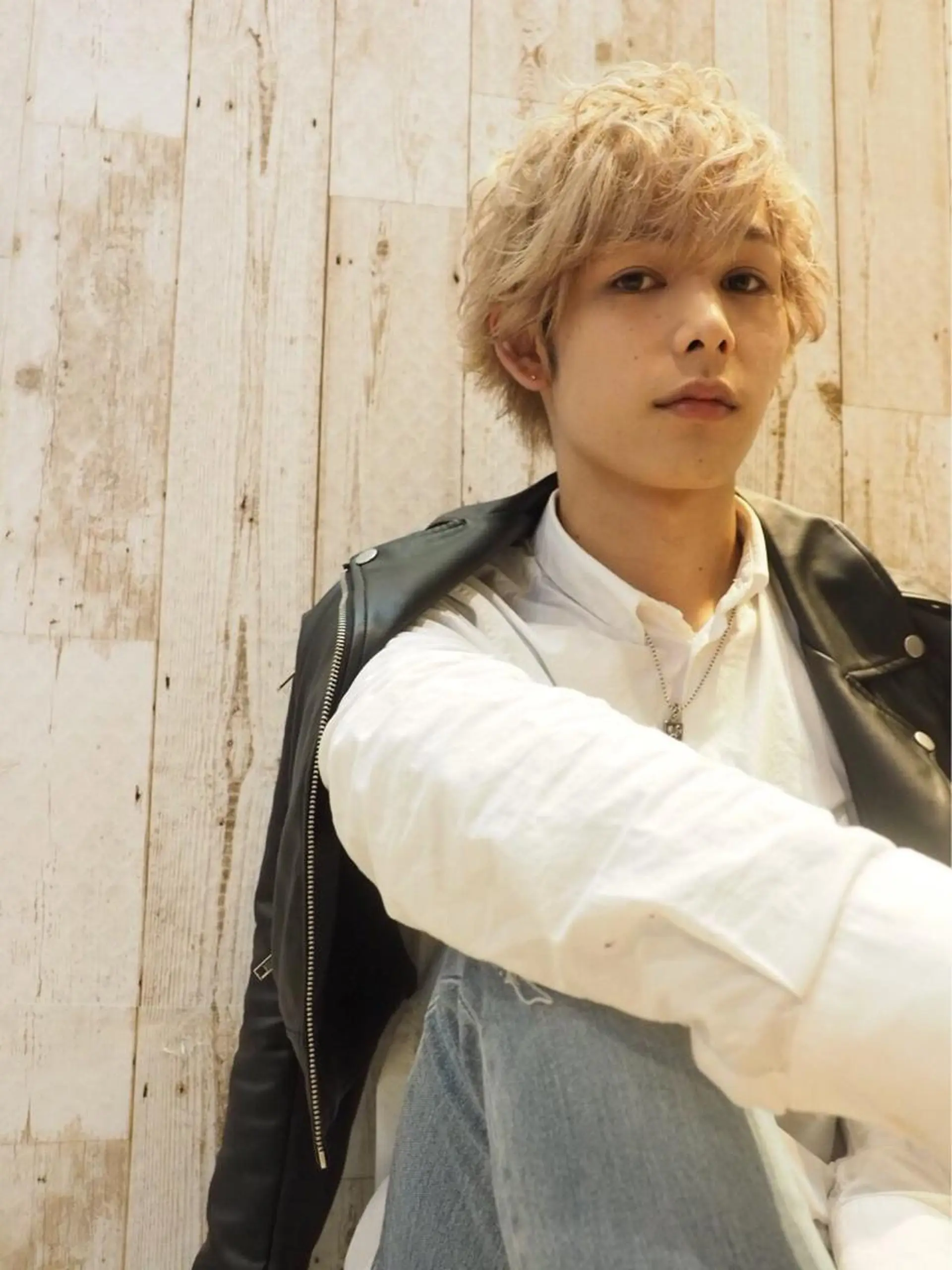 ショート カラー メンズ 假屋 航のヘアスタイル