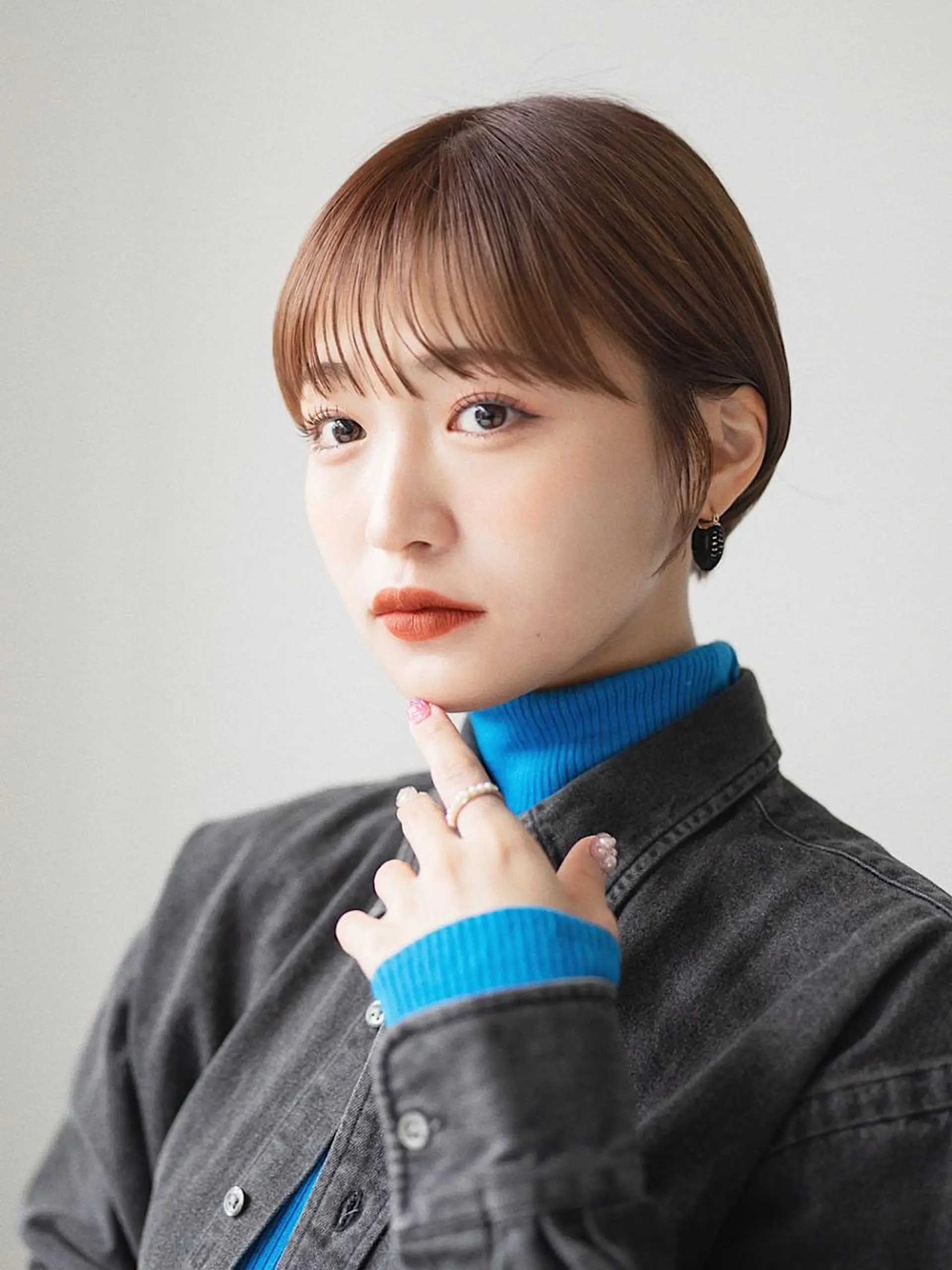 ショート 切りっぱなしボブ ショートボブ ボブ ハイライト シースルーバング バレイヤージュ茅ヶ崎 オオタ カズキのヘアスタイル