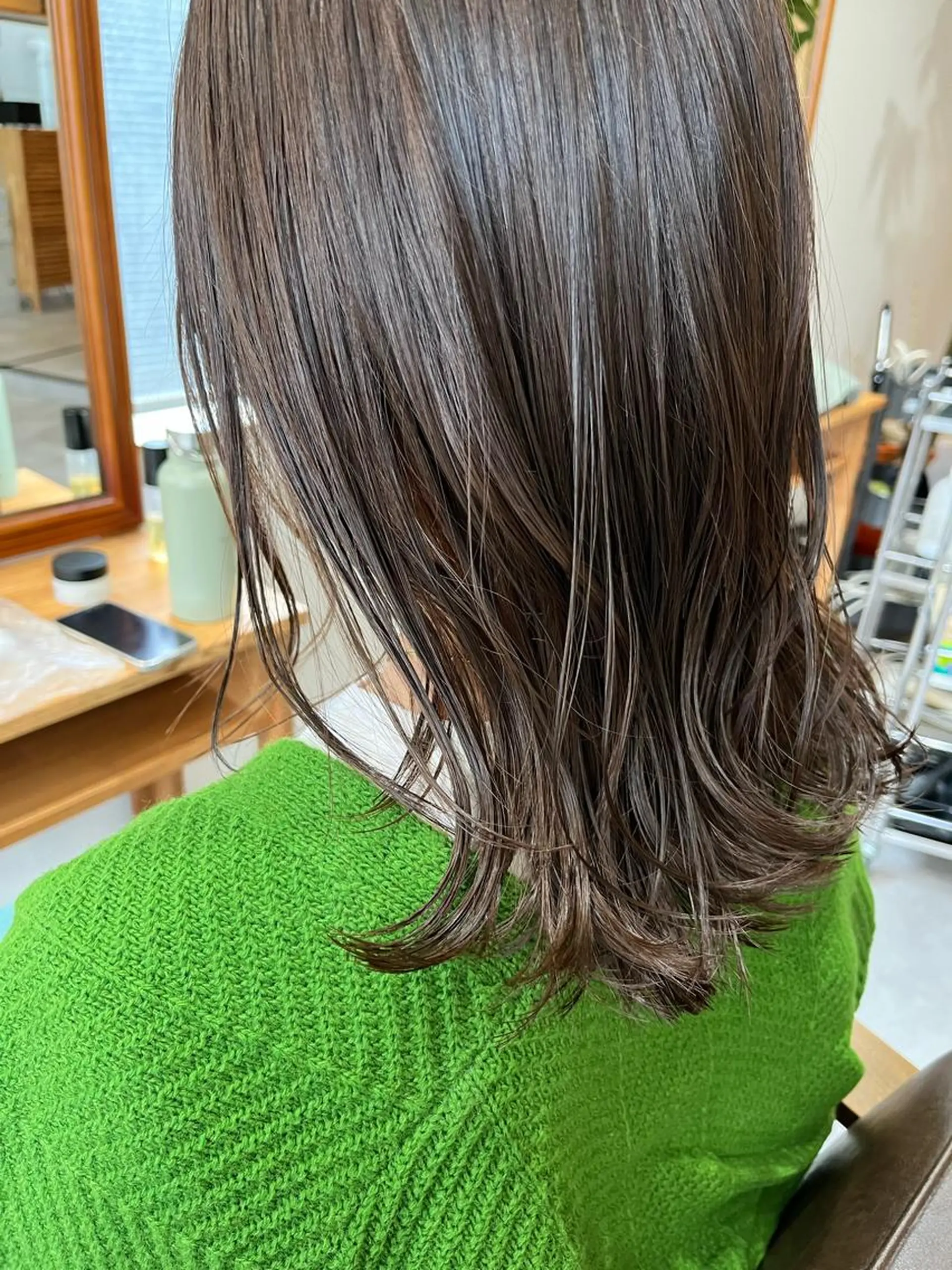 ミディアム カット ヘアカラー ツチダ カホのヘアスタイル