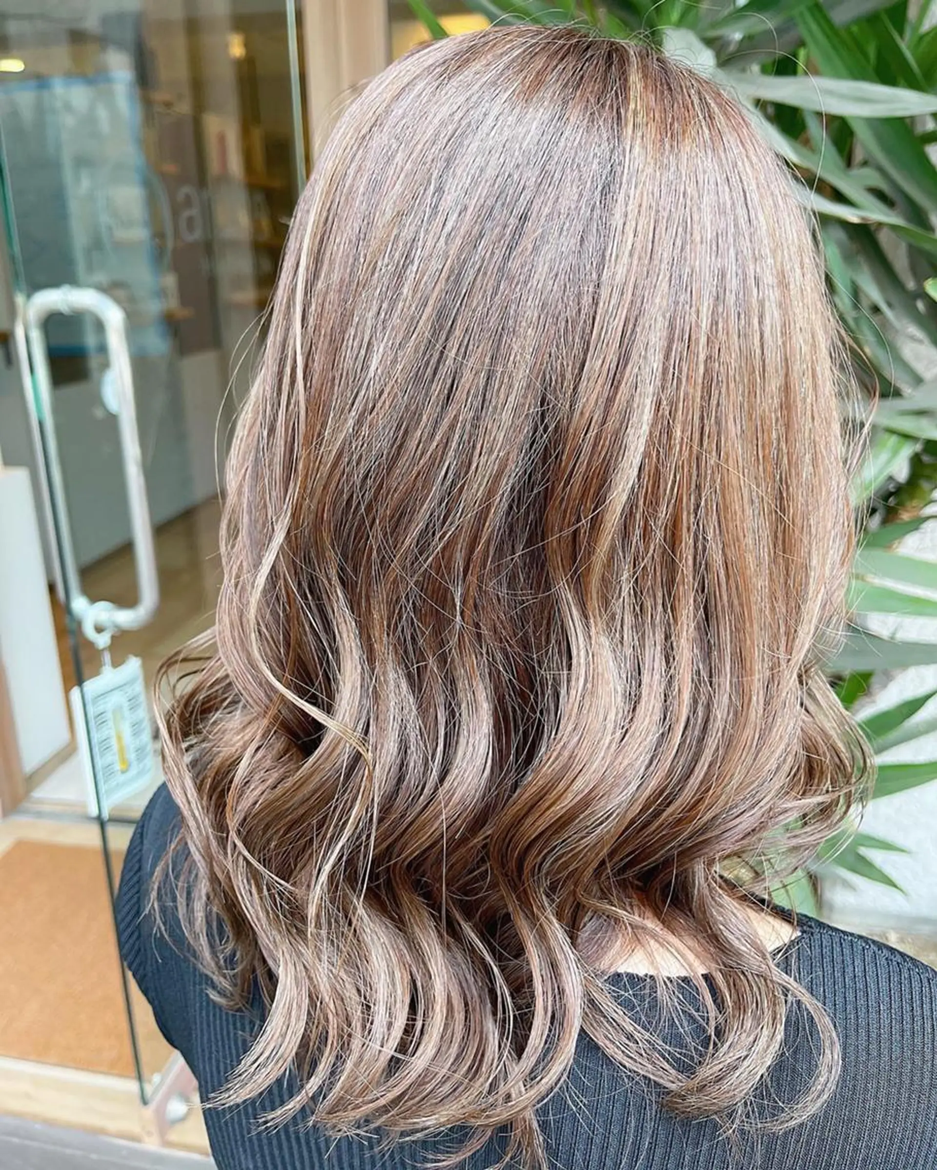 カラー ブリーチ ケアブリーチ ダブルカラー ハイライトカラー イルミナカラー ヘアセット 🫧髪質改善艶カラー _マエダ 🫧のヘアスタイル