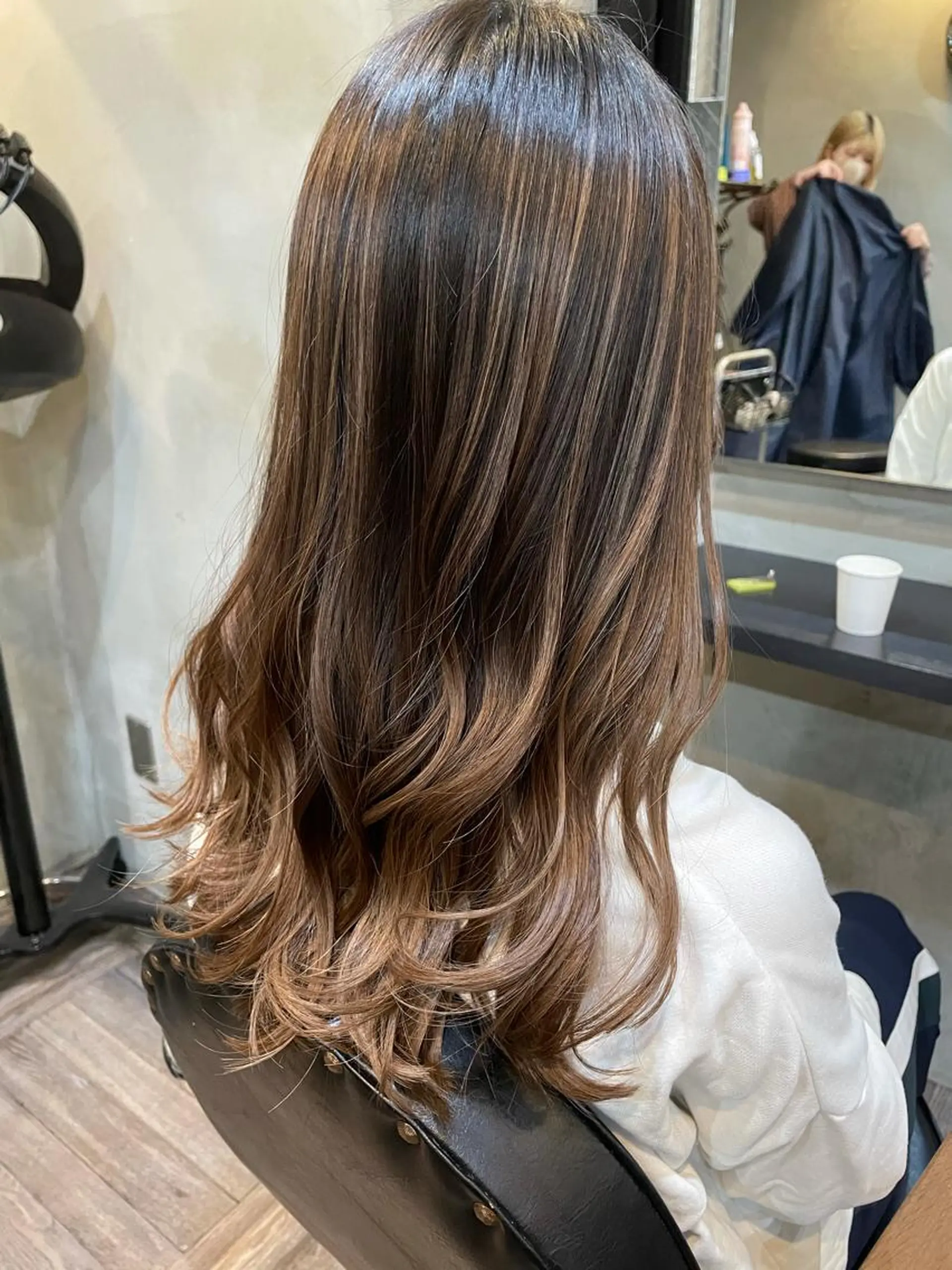ミディアム カラー バレイヤージュ レイヤーカット カット ヘアカラー トリートメント La fith 店長 城谷颯人のヘアスタイル