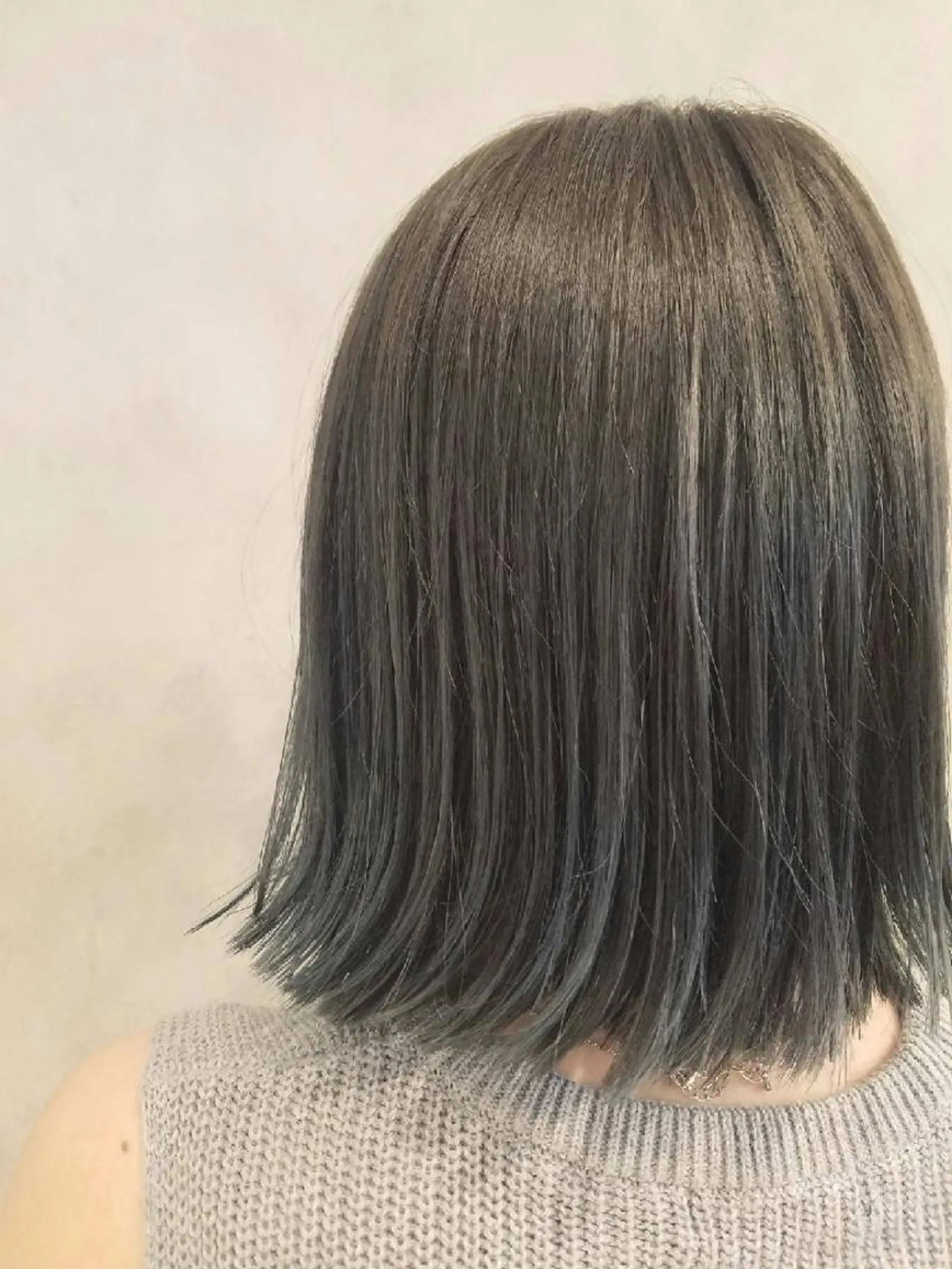 カラー ショート 切りっぱなしボブ ベージュカラー オリーブベージュ ボブ カヤノ ミサキ𓇼𓆉 のヘアスタイル