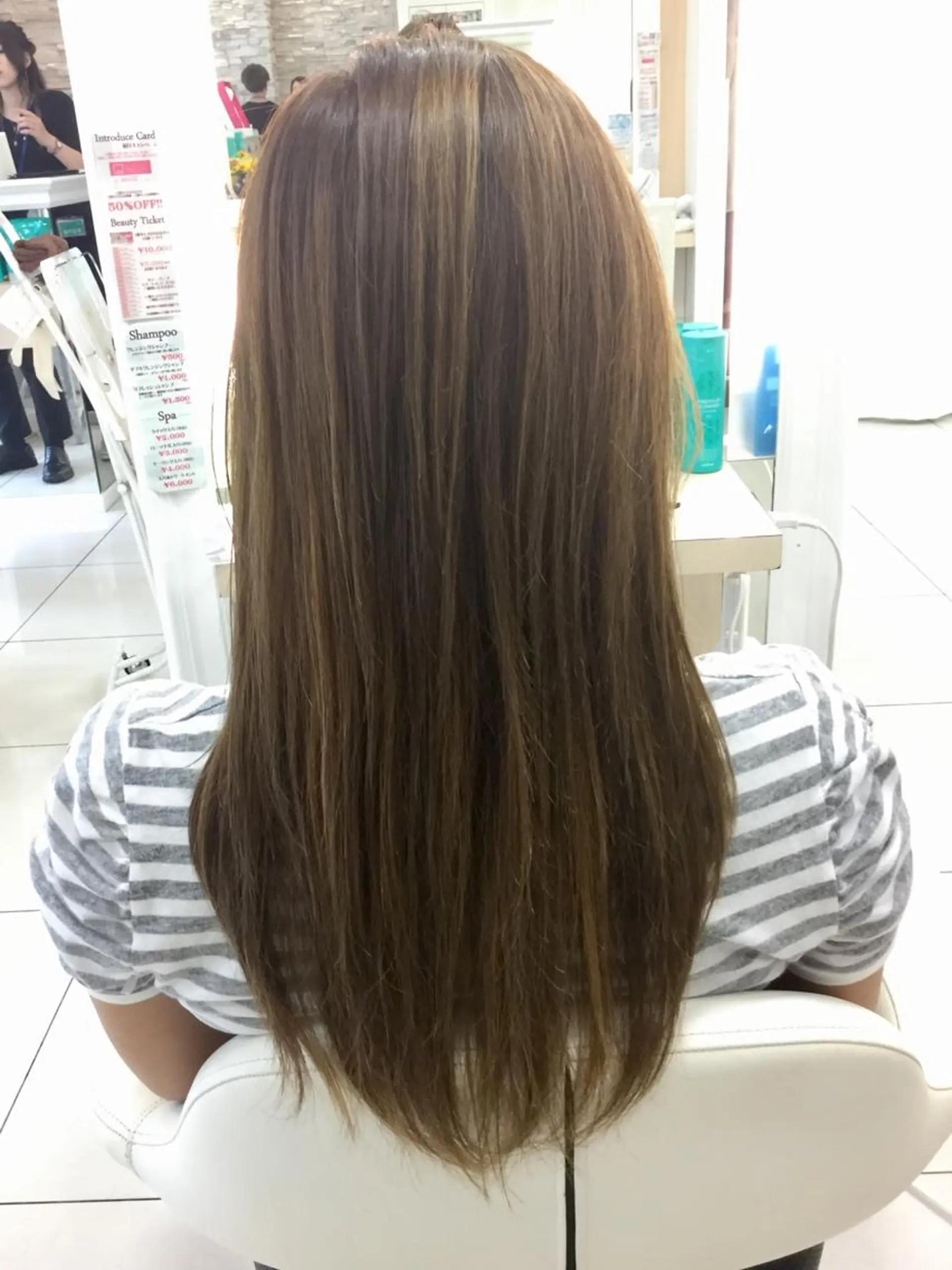 ロング カラー アッシュ バレイヤージュ 黒髪 ブリーチ グラデーションカラー Ash 山田 勇太のヘアスタイル