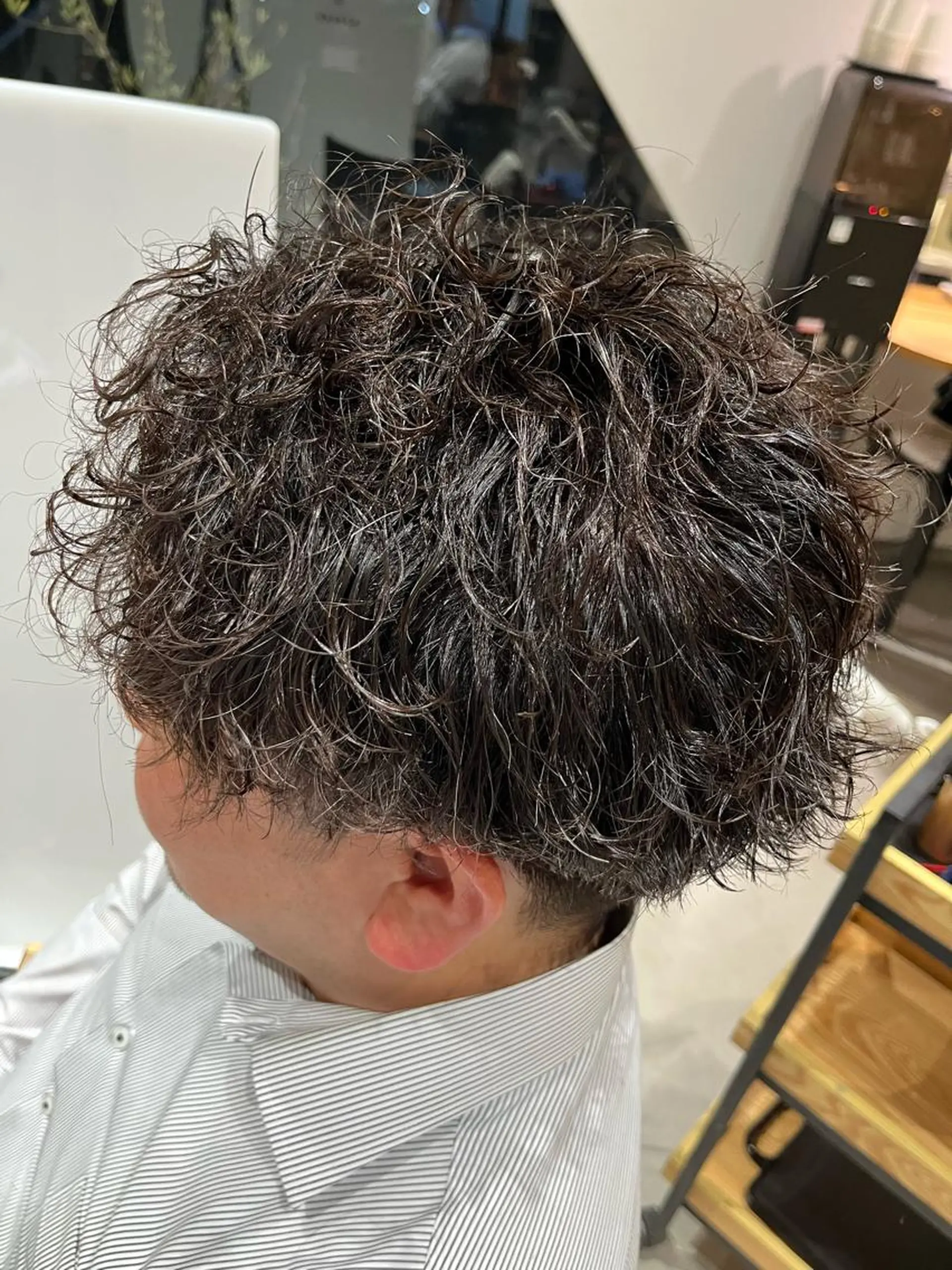 ショート パーマ メンズ 波巻きパーマ APREKO RIKUのヘアスタイル