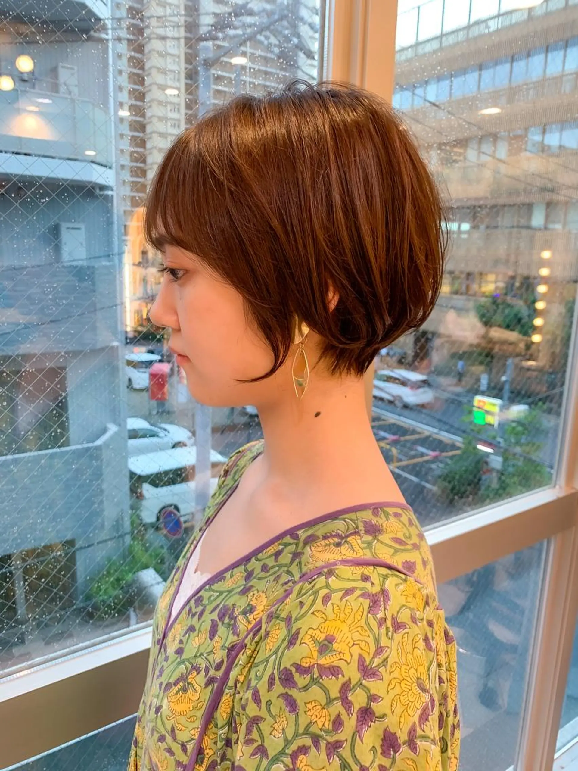 ショート 切りっぱなしボブ ショートボブ ハンサムショート 丸みショート ボブ Lond enikaのヘアスタイル