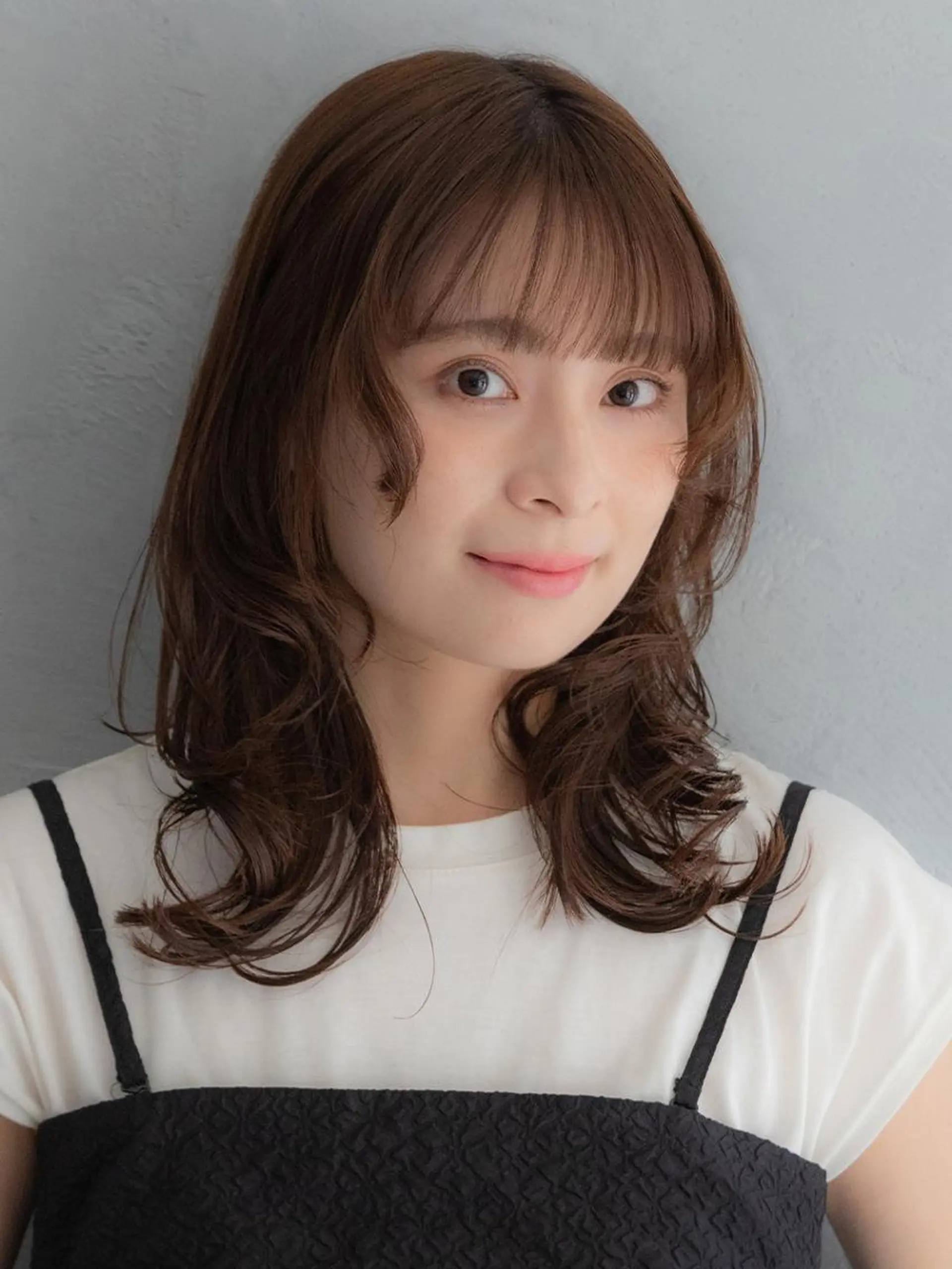 セミロング 川上 春香のヘアスタイル