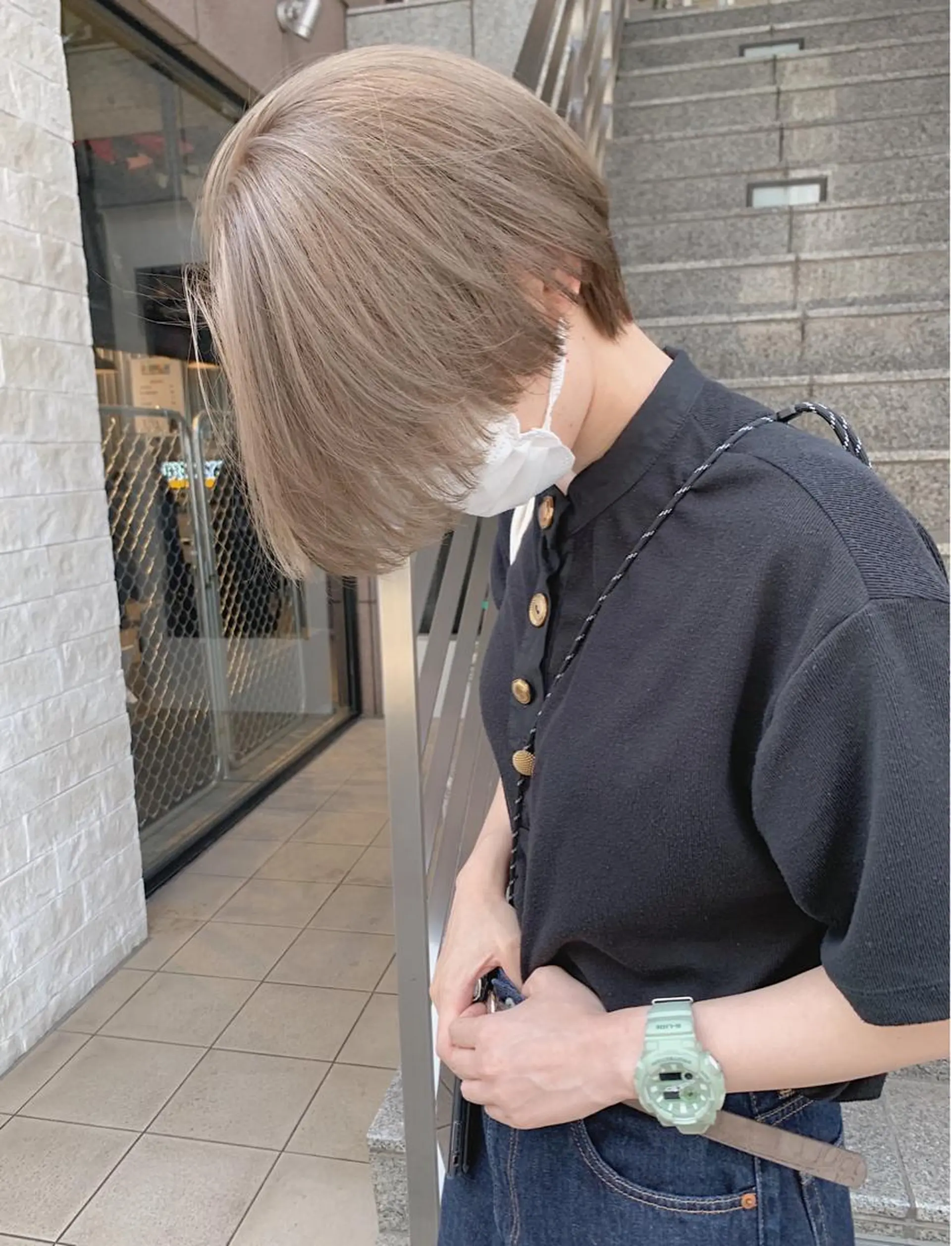 ショート カラー パーマ ヘアアレンジ メンズ キッズ ネイル マツエク・マツパ ヘアカラー トリートメント グレージュ× ボブ× ハイトーン　前田隆太のヘアスタイル