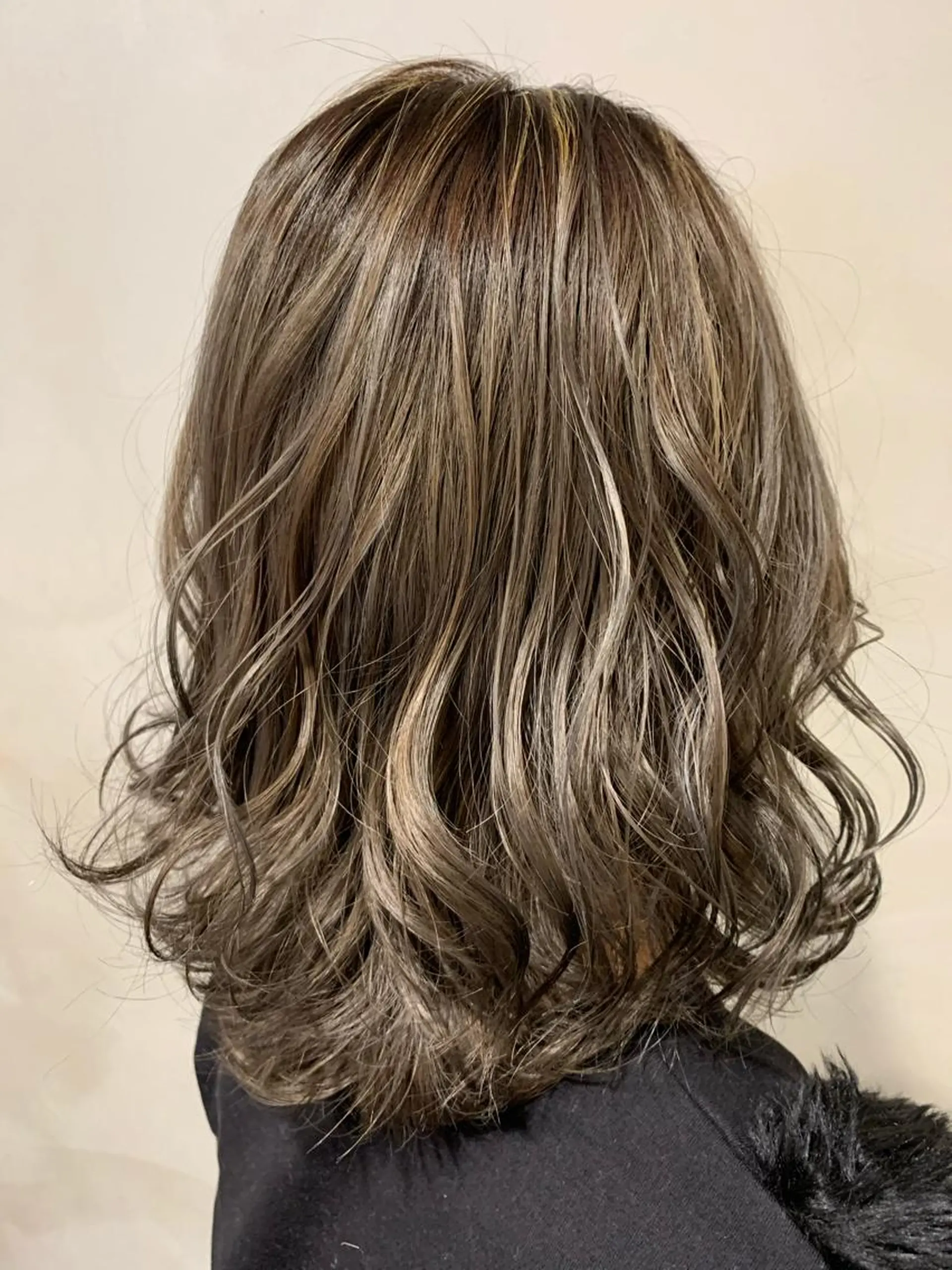 ミディアム 美髪形成！色素改善！ 秋田　和輝のヘアスタイル