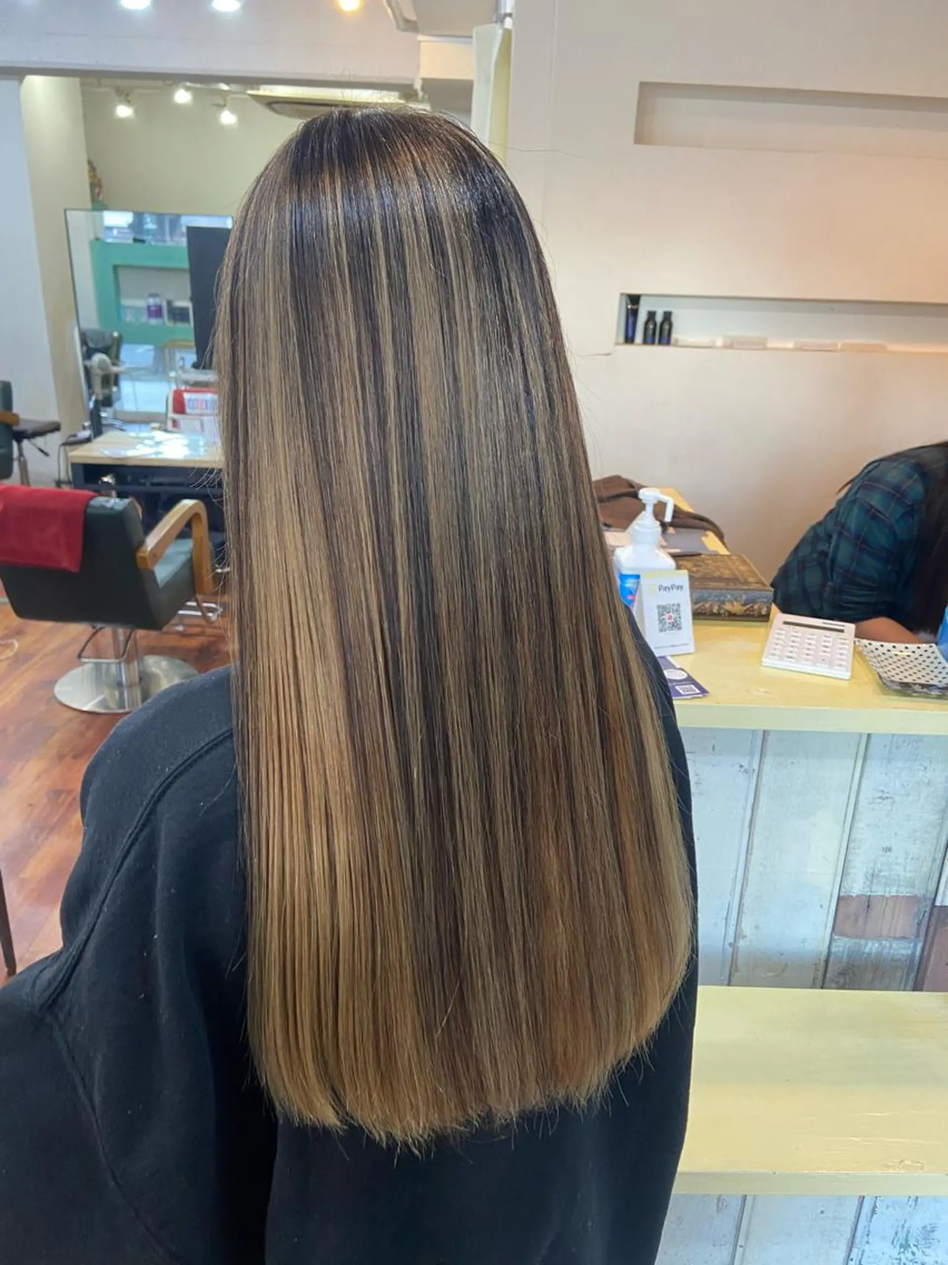ロング カラー バレイヤージュ レイヤーカット ヘアカラー トリートメント 伏見稲荷/髪質改善/ ブリーチ/西川奈穂のヘアスタイル