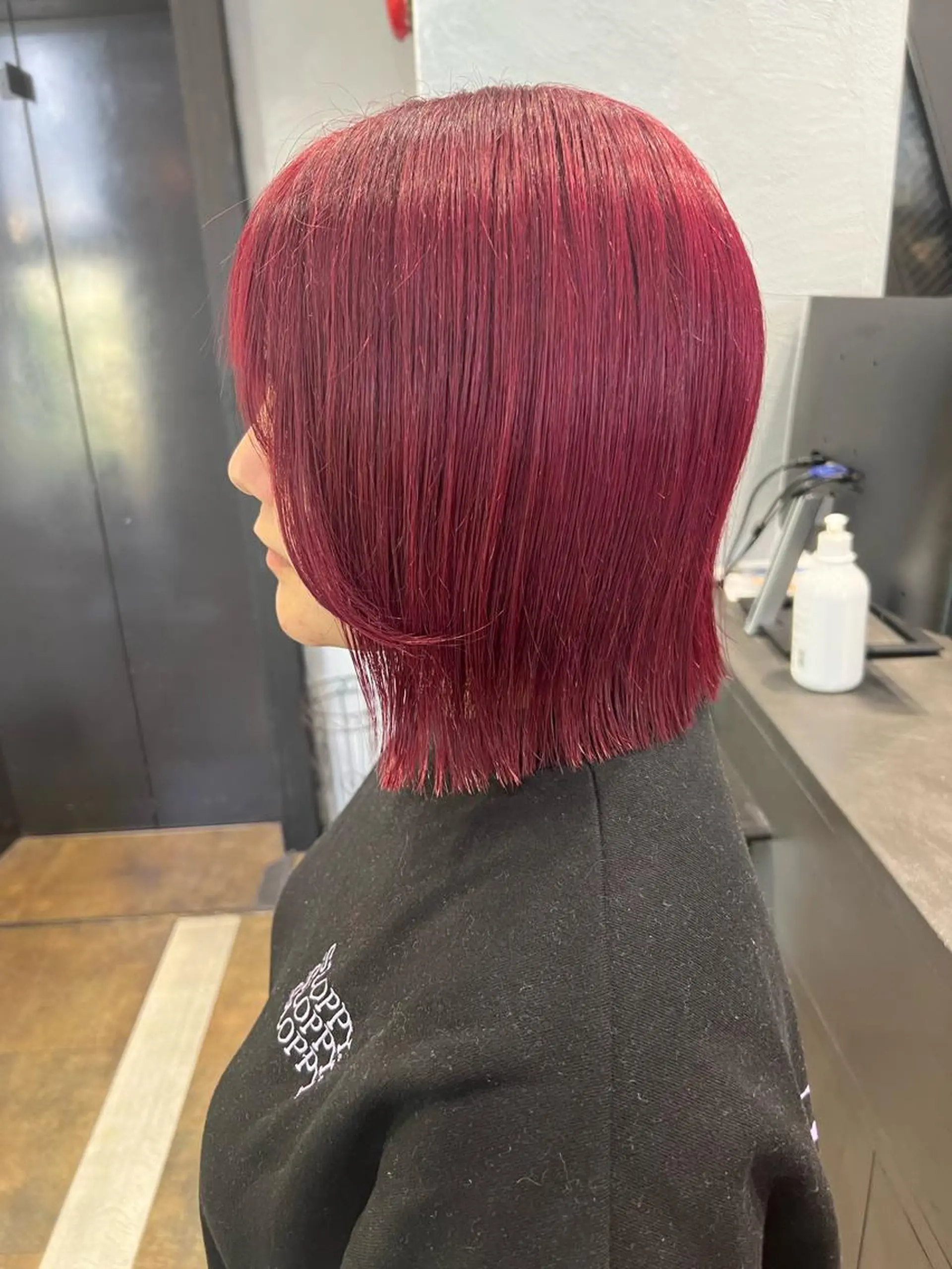 ミディアム ヘアカラー maya レイヤーカットのヘアスタイル