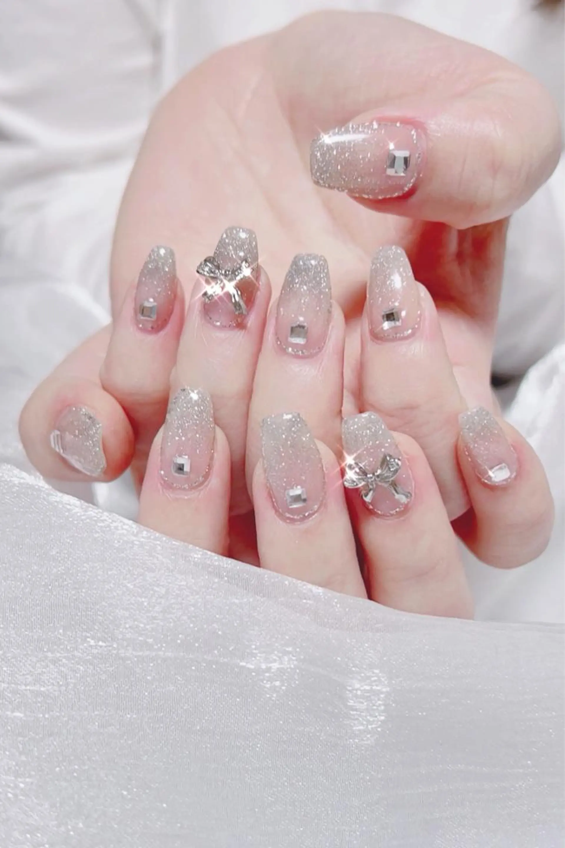 ネイル オーロラネイル フットネイル フレンチネイル ジェルネイル 韓国ネイル 【ENサロン】 Rei🎀Nailのネイルデザイン