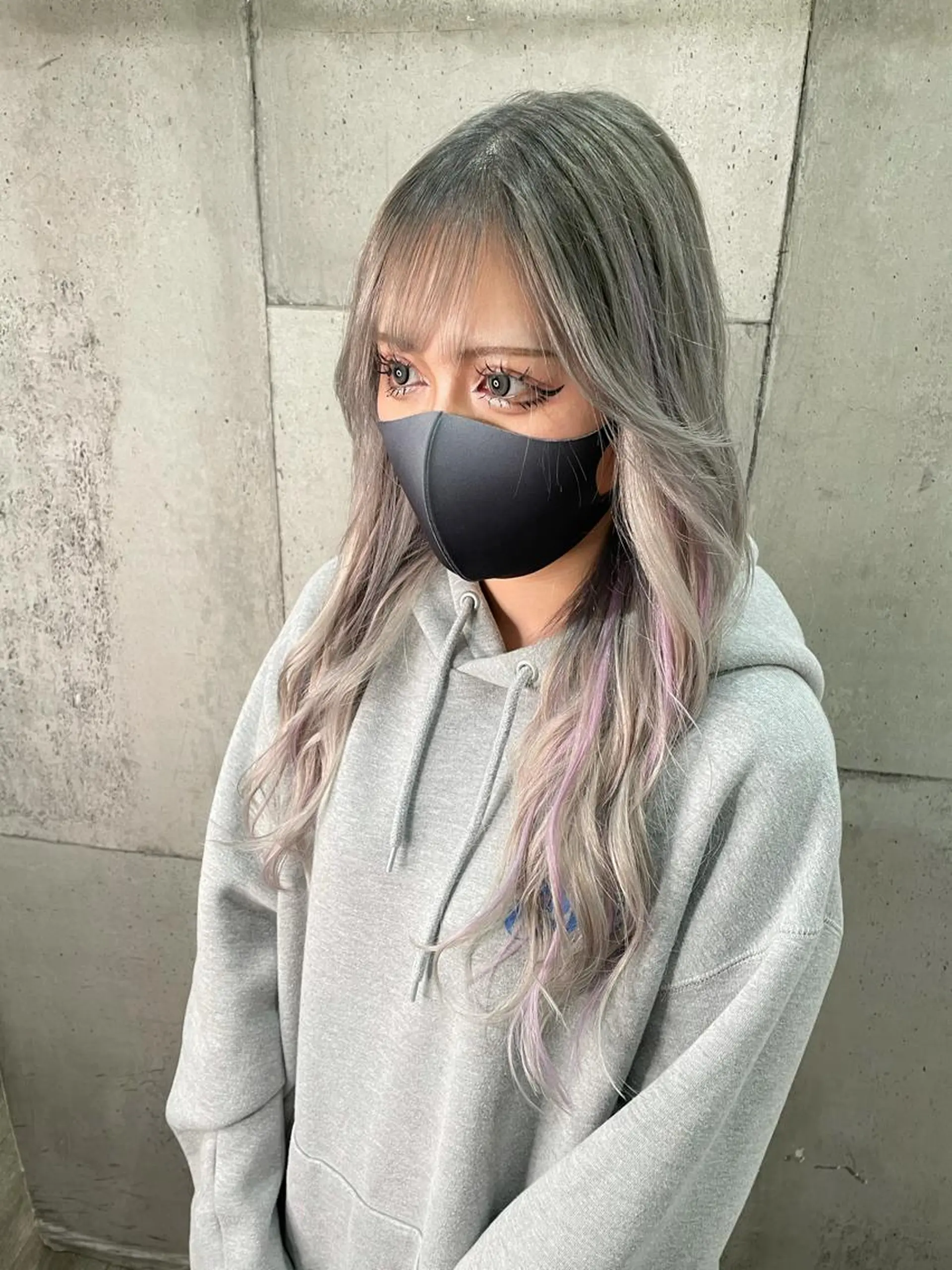 ロング 大内 志穂のヘアスタイル