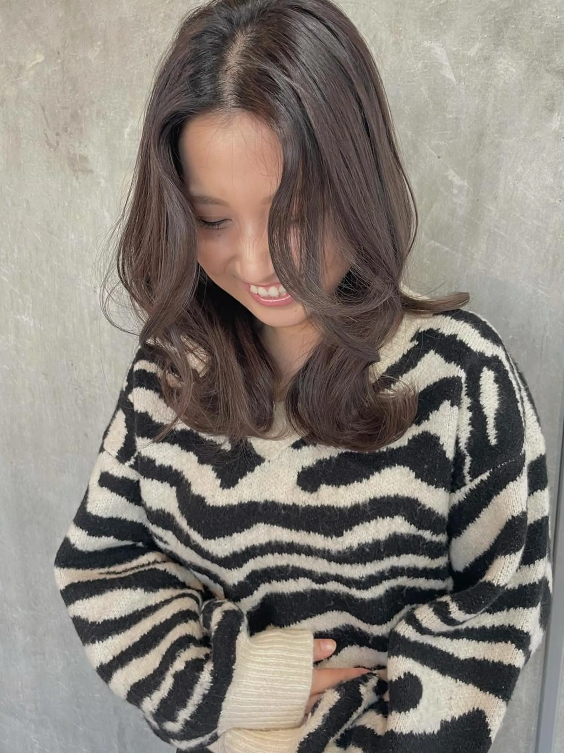 ミディアム カラー くびれヘア エギョモリ 顔周りカット ヨシンモリ 韓国風ヘア risako🇰🇷 韓国ヘア/レイヤーのヘアスタイル