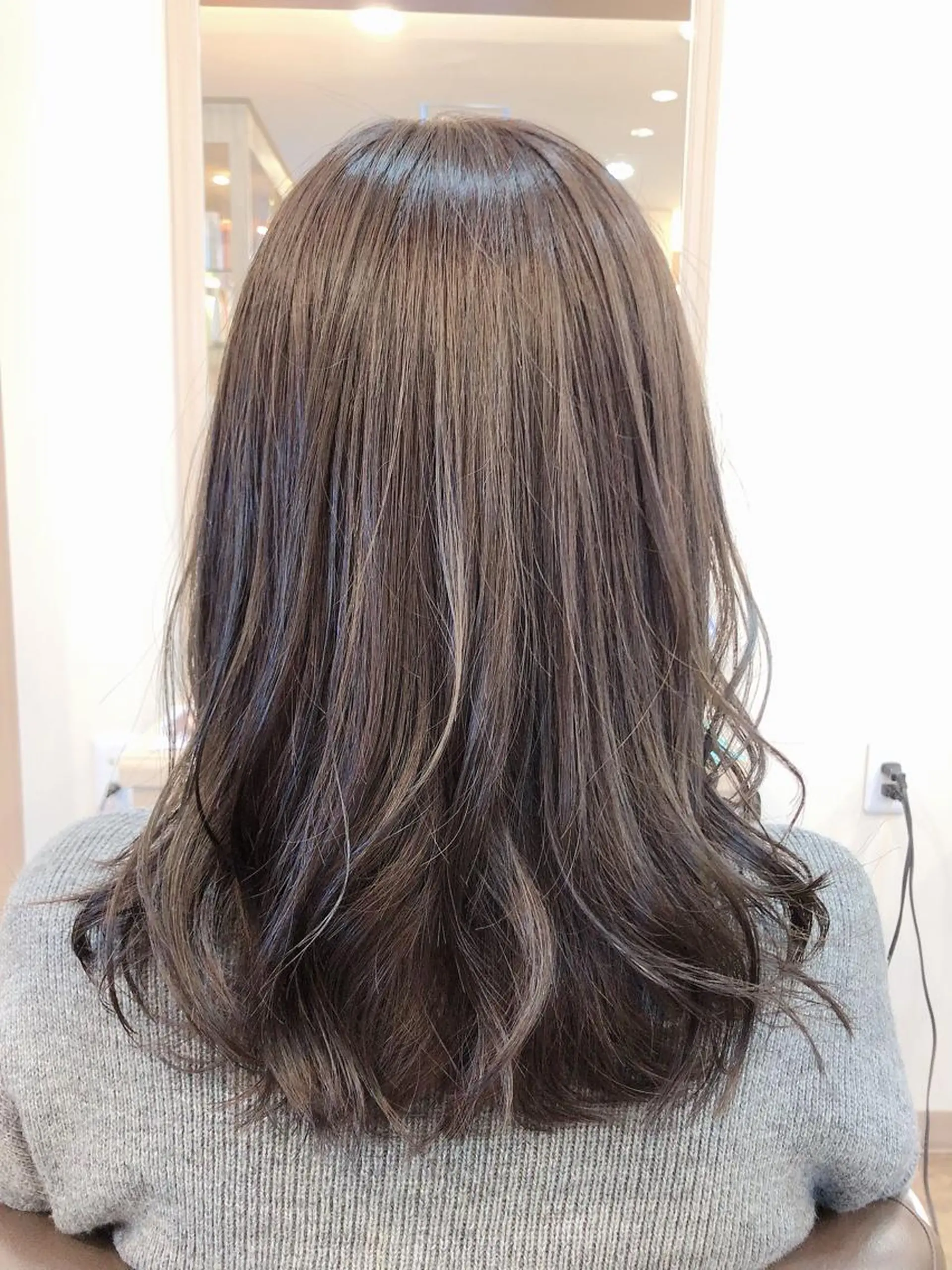 セミロング カラー イルミナカラー スターダスト ヘアカラー 尚平 髪質改善 大人のデザインカラーのその他イメージ