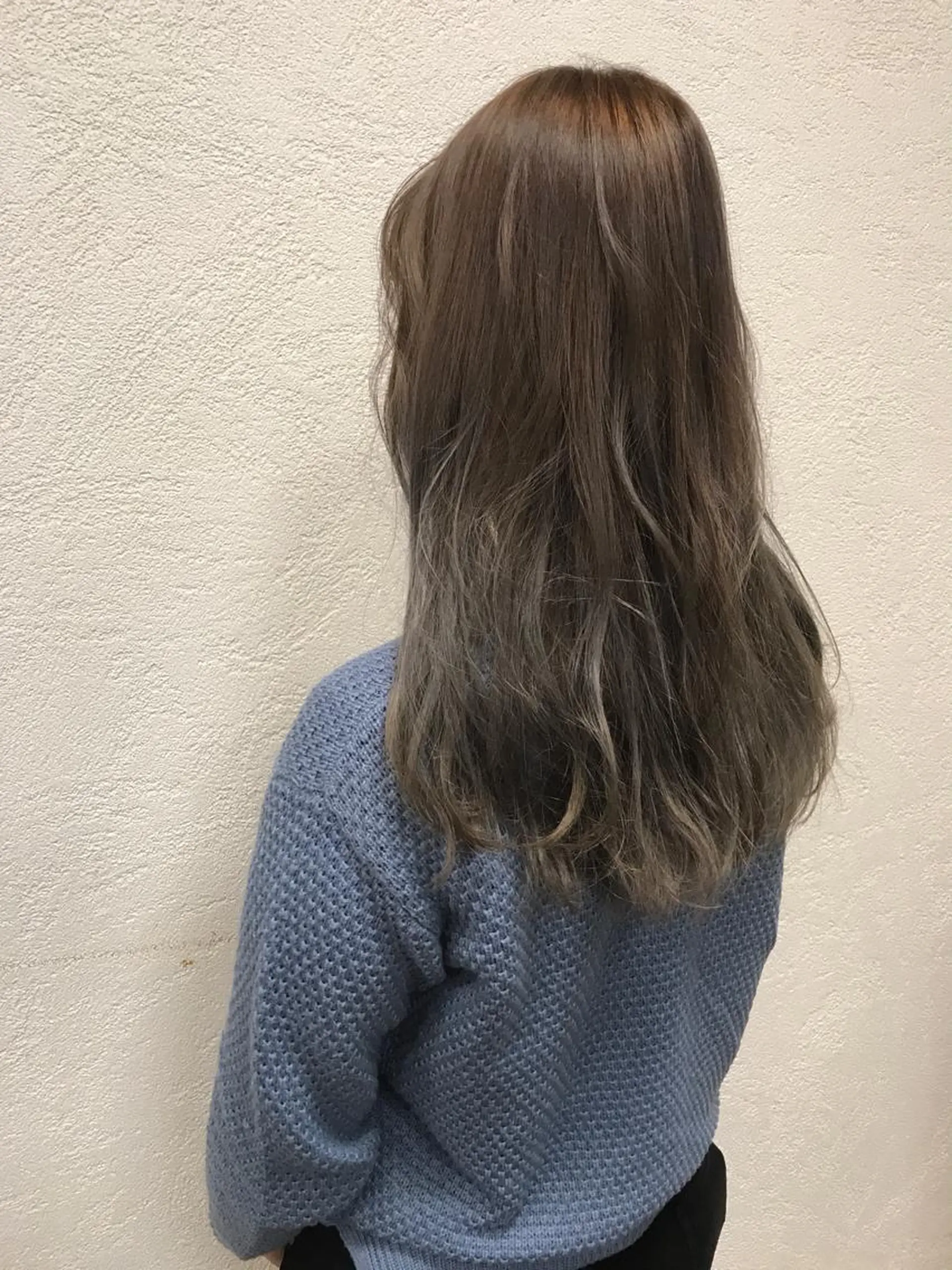 ロング カラー ブリーチ 透明感カラー グラデーションカラー グレージュ ハイライトカラー ヘアカラー トリートメント デザインカラー🌈 高木リョウのヘアスタイル