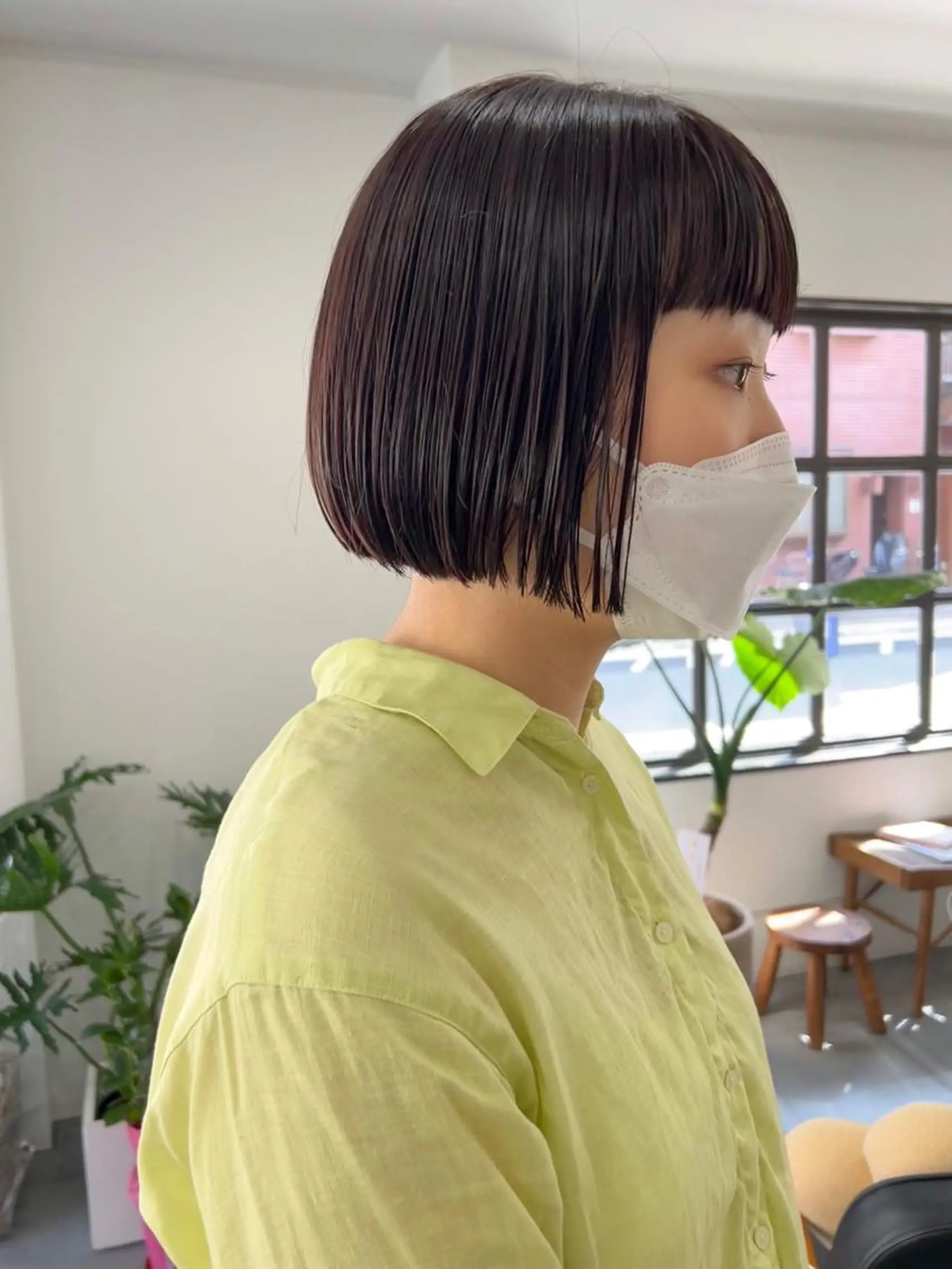 ショート 切りっぱなしボブ ショートボブ ボブ 髪質改善 韓国風ヘア カット ヘアカラー トリートメント a moment(モーメント)所属・蔵前 デザインカット KOBAYASHIのヘアスタイル