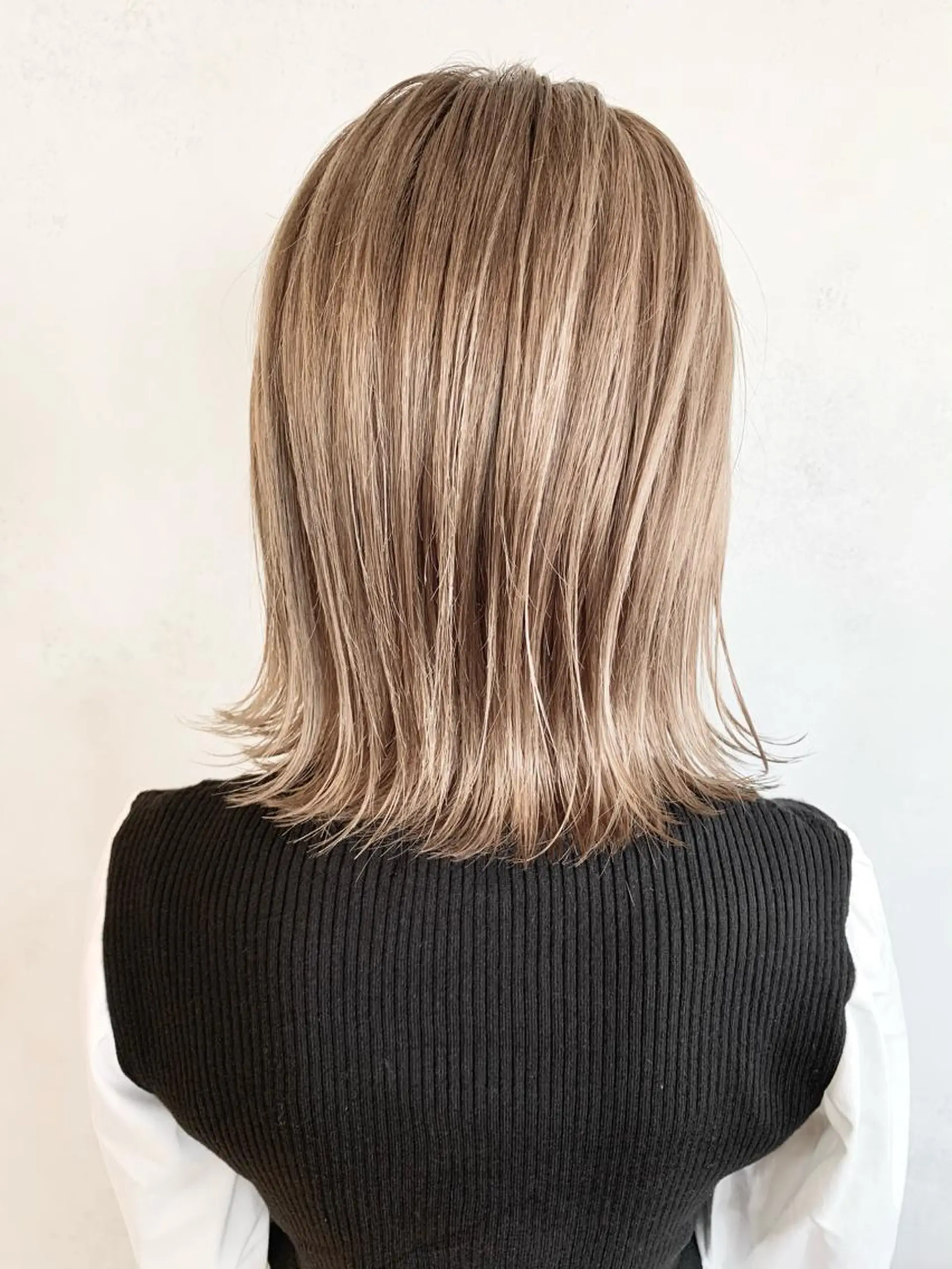 ミディアム ヘアカラー トリートメント 韓国レイヤーカット KOUKIのヘアスタイル