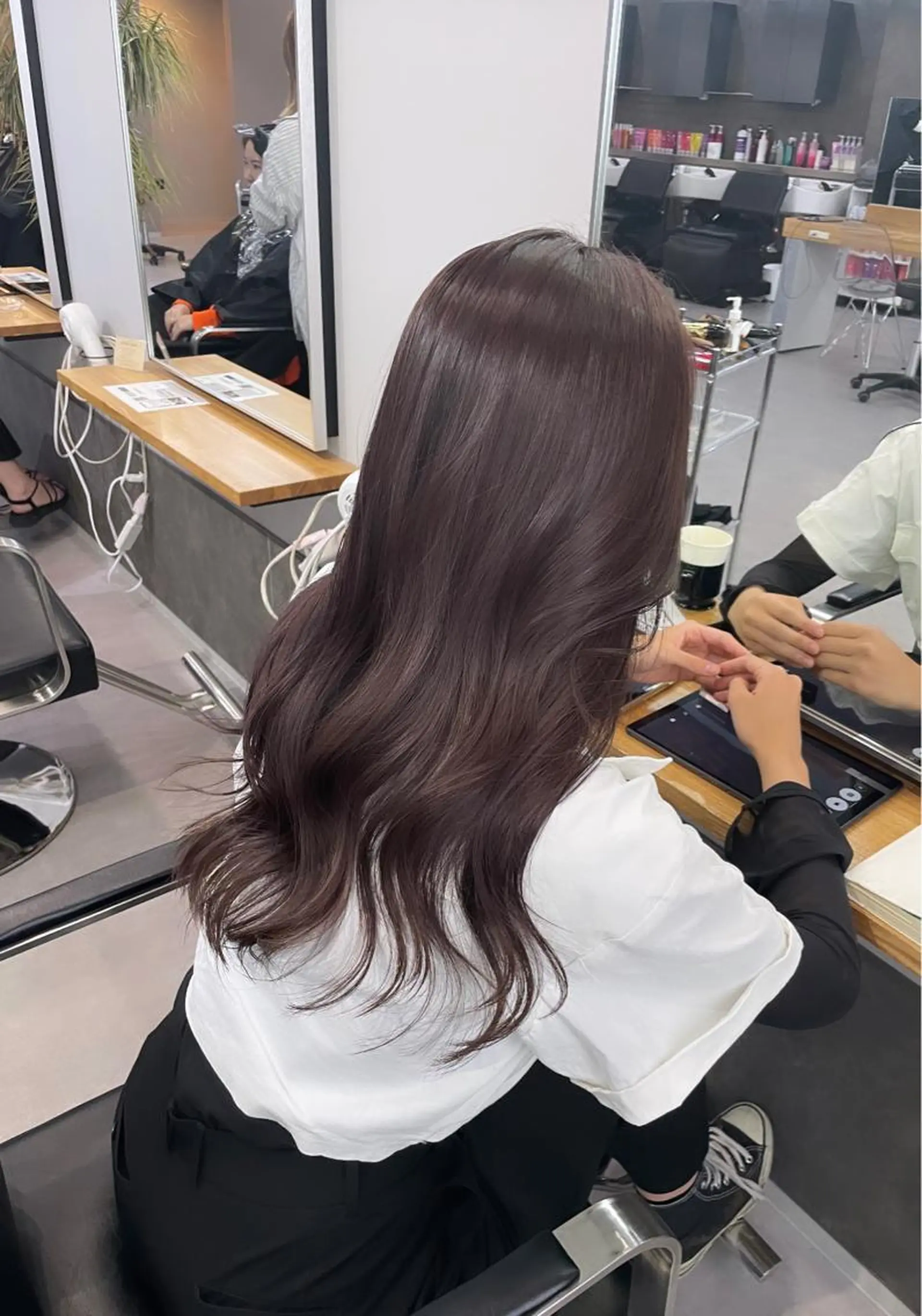 ロング カラー ヘアカラー ミルクティーベージュ ❤︎レイヤー　MIAのヘアスタイル