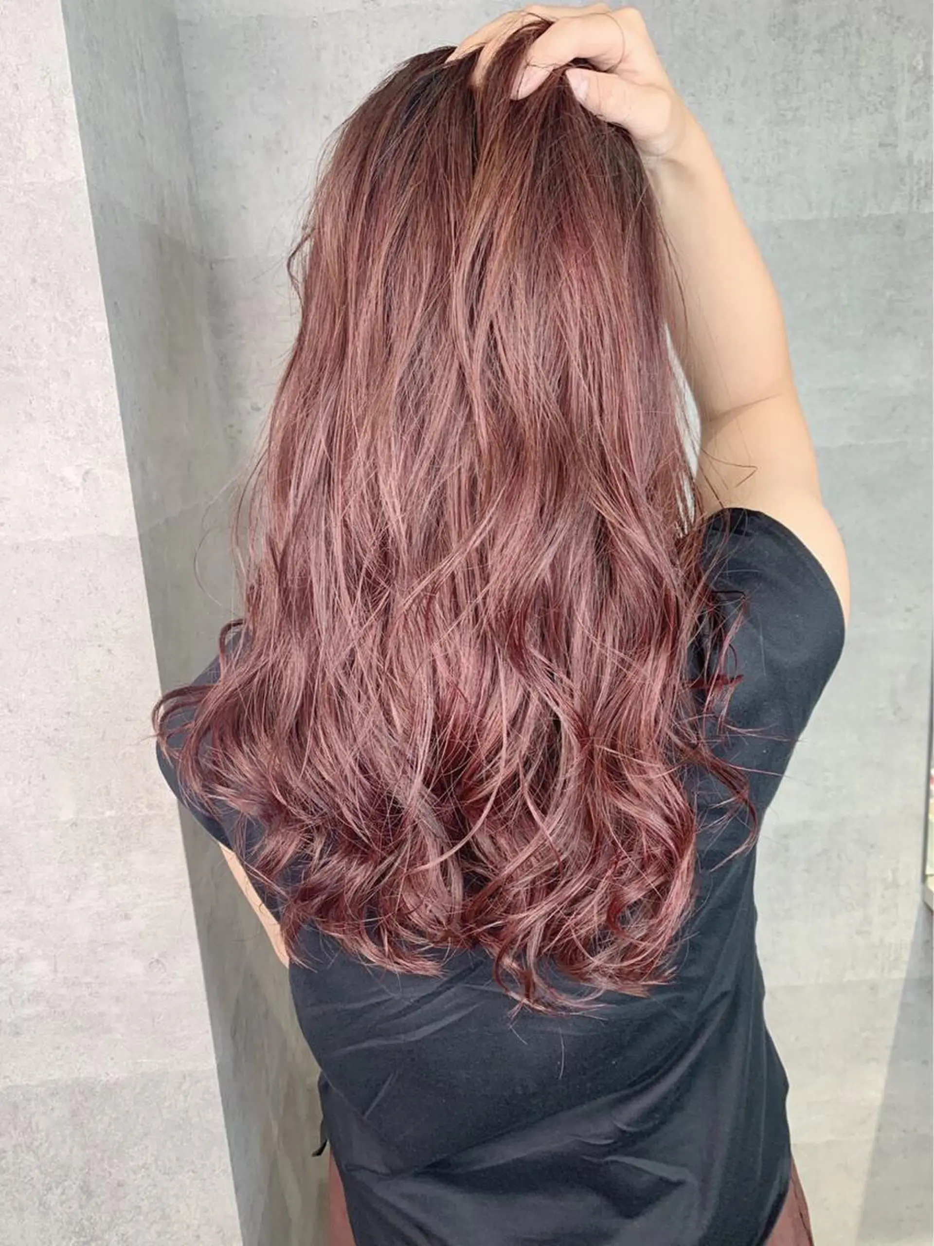 セミロング カラー ブリーチ ピンクカラー _WHITE 難波本店のヘアスタイル