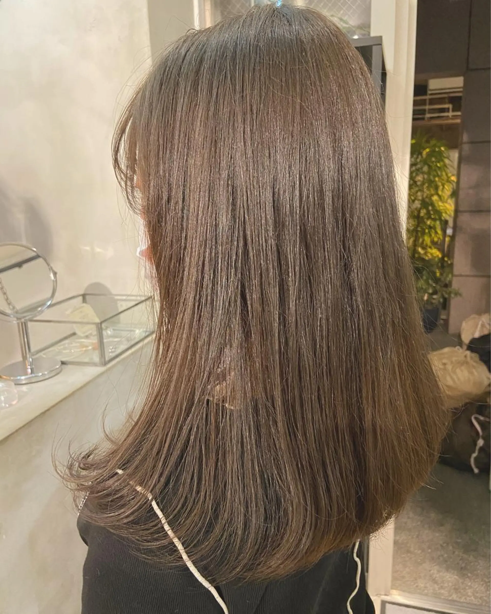 ミディアム カラー IVORY.所属・🟩くすみベージュ/ ショート/ボブ/大司のヘアスタイル