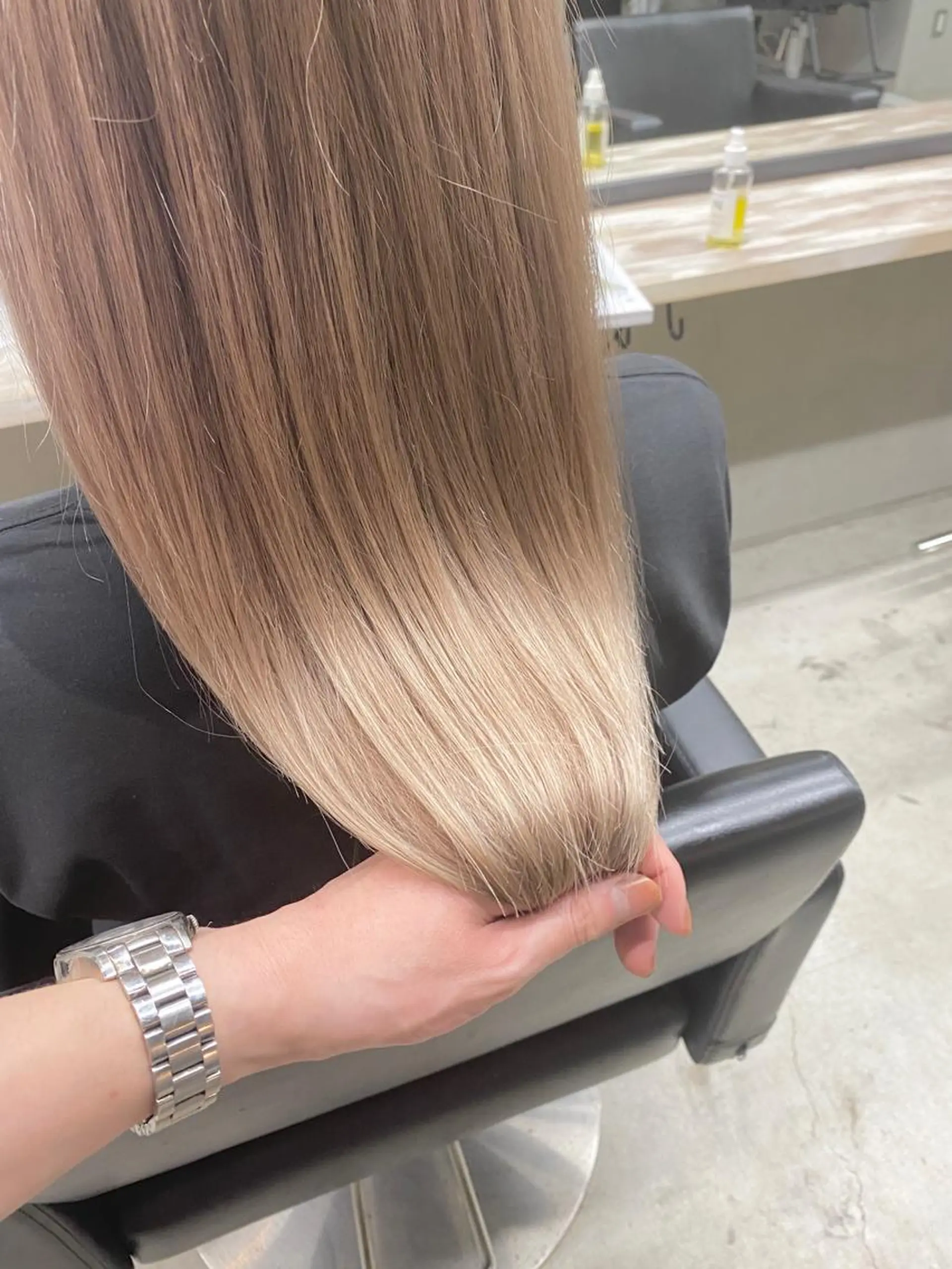 ミディアム カラー パーマ ヘアアレンジ メンズ キッズ ネイル マツエク・マツパ ベージュカラー ブロンド ブロンドベージュ カット ヘアカラー トリートメント 🌸グレージュ/ 艶髪🌸yutaのヘアスタイル