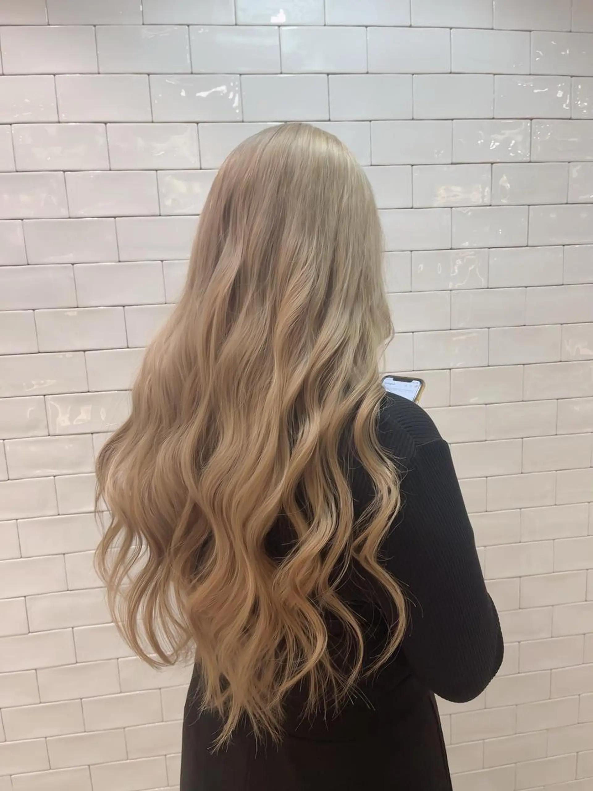 ロング カラー ブリーチ ヘアカラー トリートメント &chaLme   心斎橋所属・emi/髪質改善/ 韓国風/艶カラーのヘアスタイル