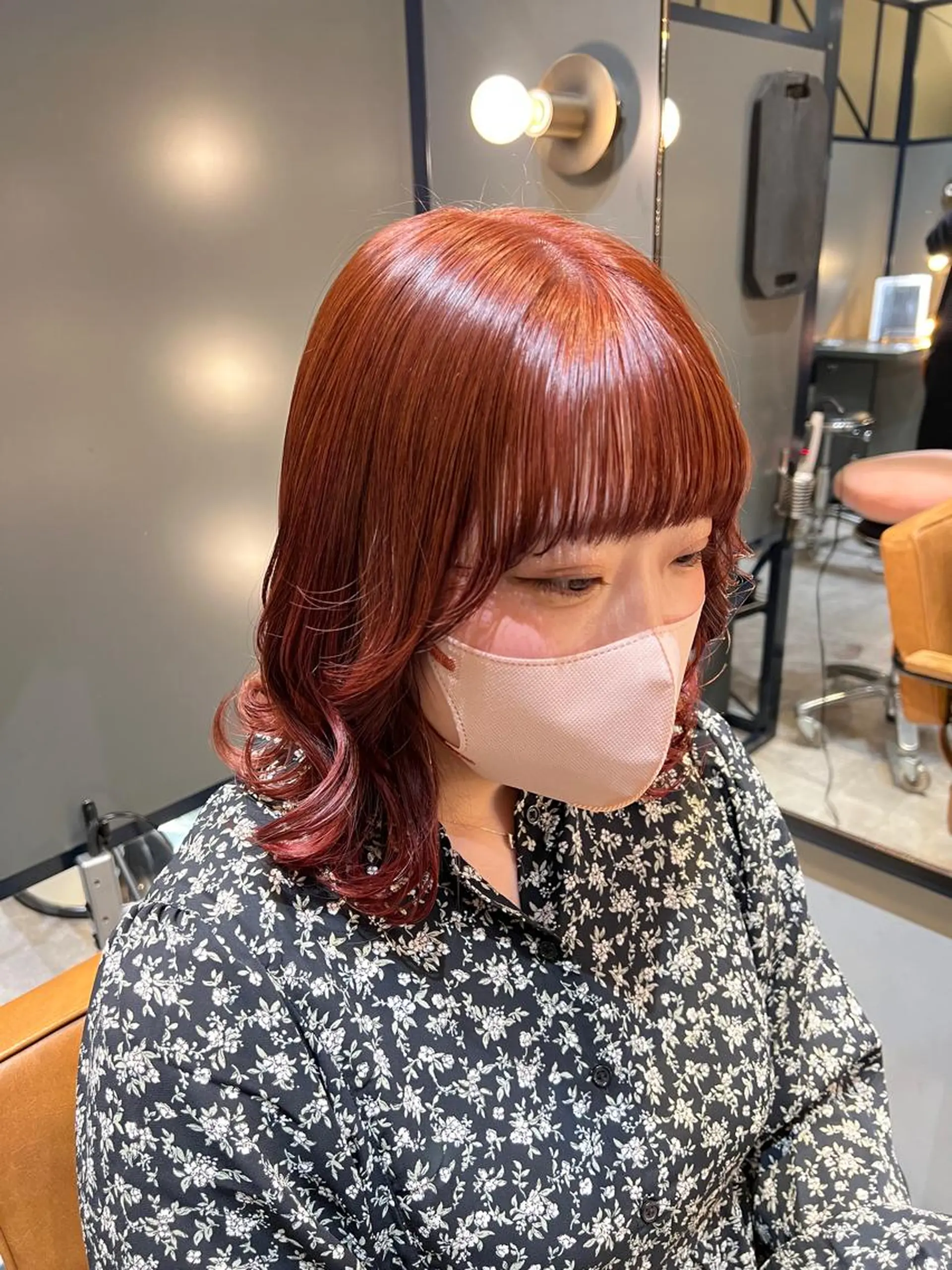 ミディアム カラー ピンクカラー レッドカラー カット ヘアカラー トリートメント ノイシキ サキのヘアスタイル