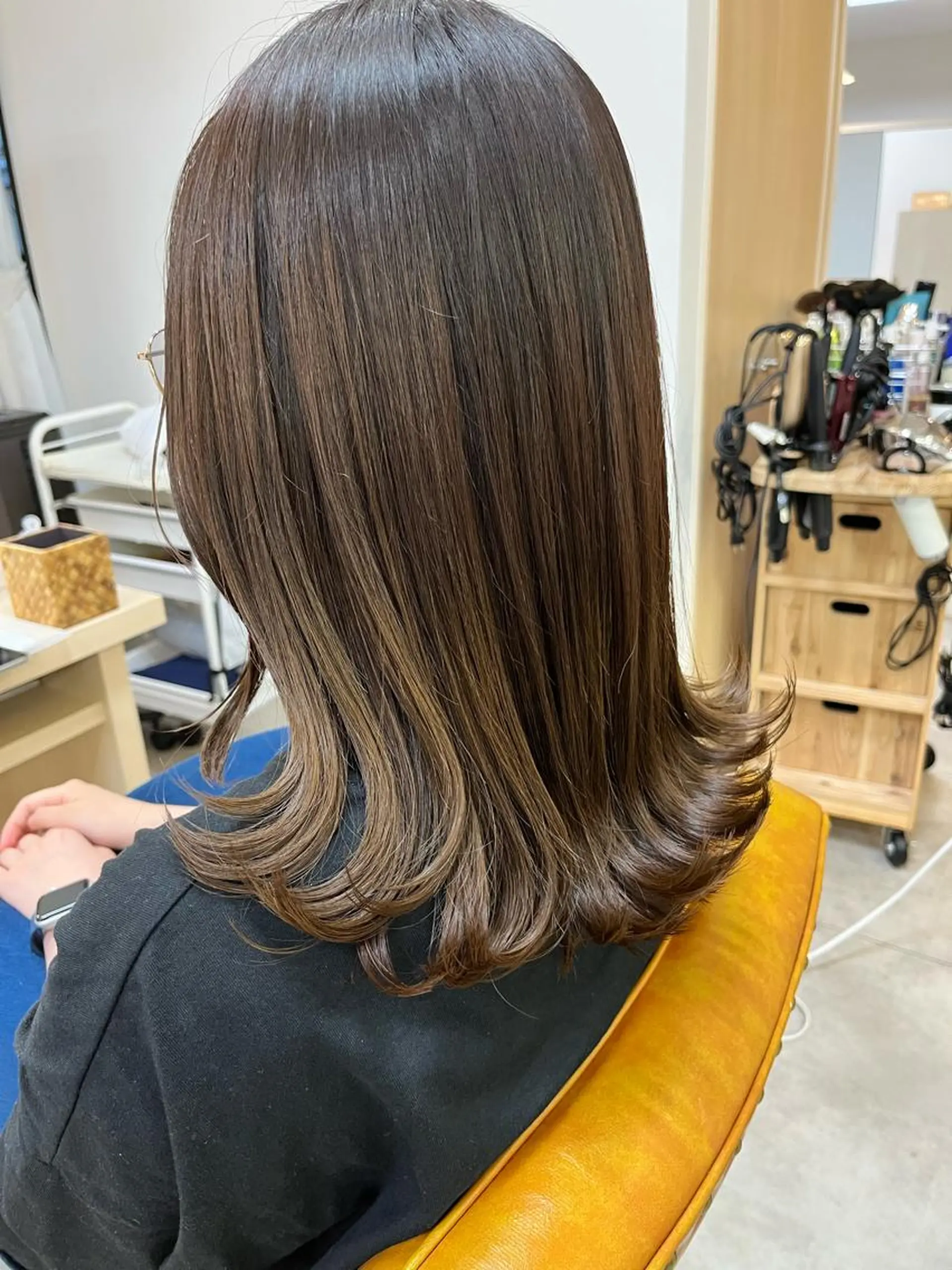 セミロング Hikari /赤み消しカラーのヘアスタイル