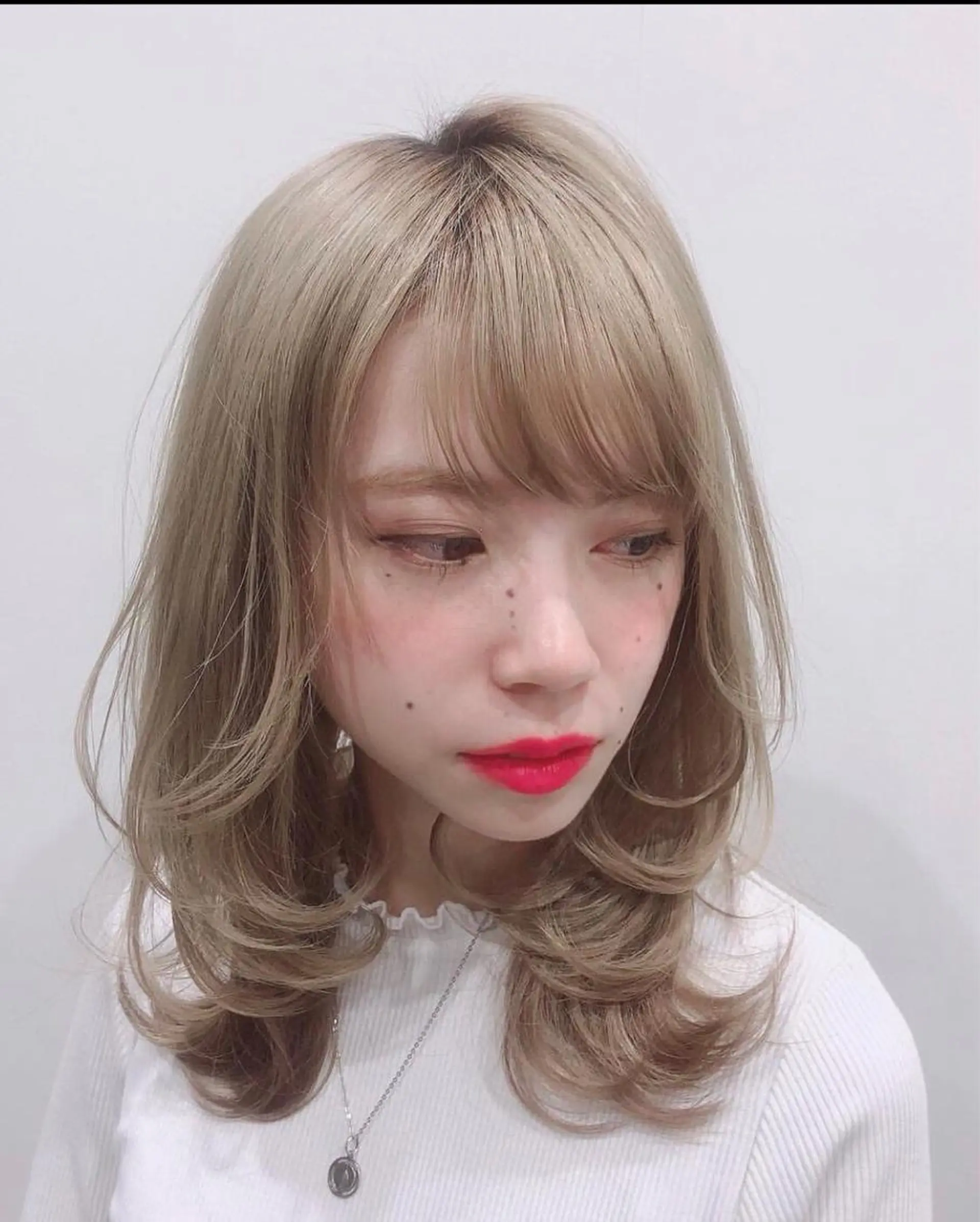 ミディアム 外国人風カラー 似合わせカット 【愛され小顔カット】 YOSHIKIヘアのヘアスタイル