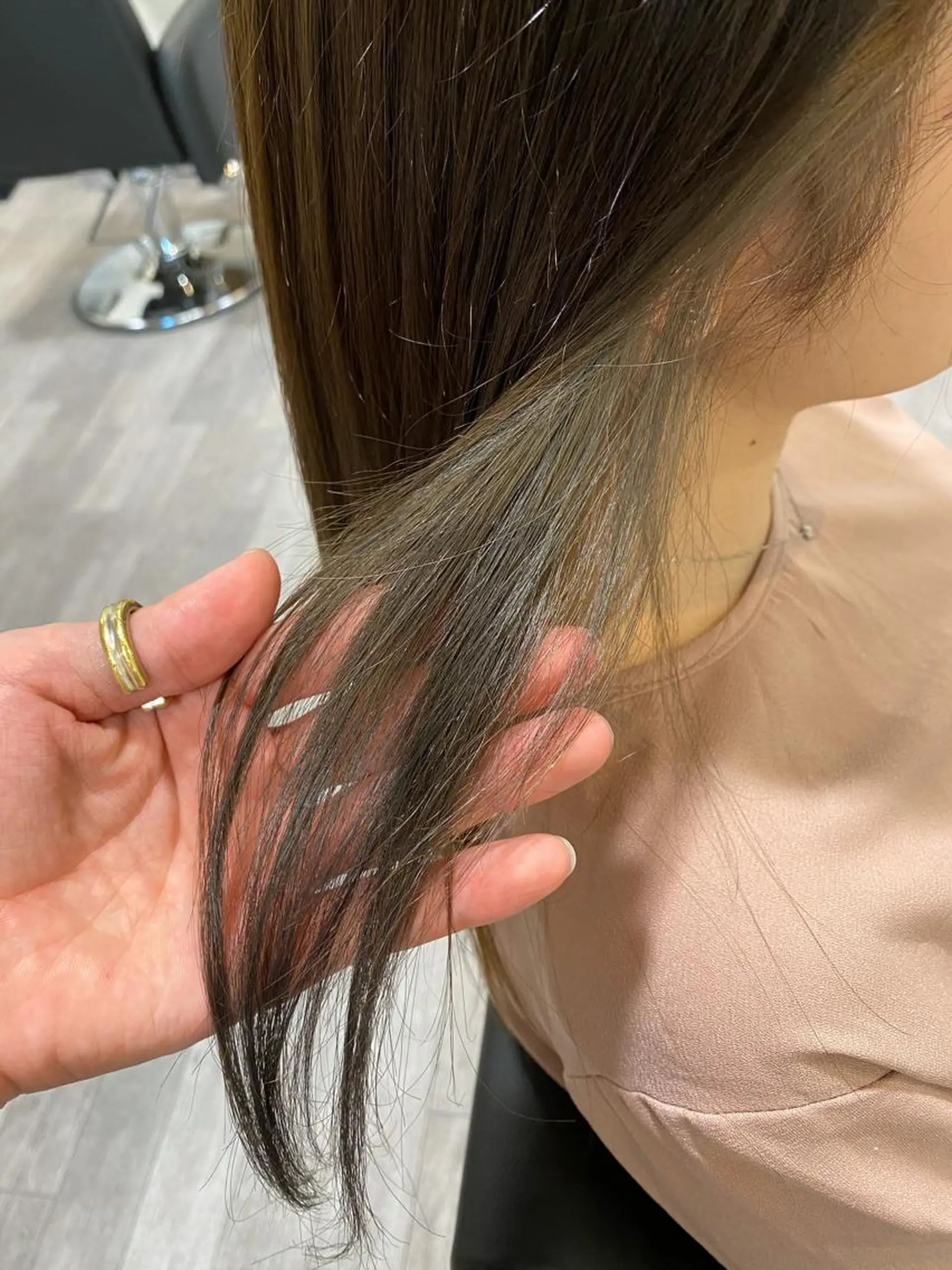 セミロング カラー アディクシーカラー バレイヤージュ ブリーチ ケアブリーチ デザインカラー ヘアカラー unpeu hair  二条所属・先着1名様限定 カット無料のヘアスタイル