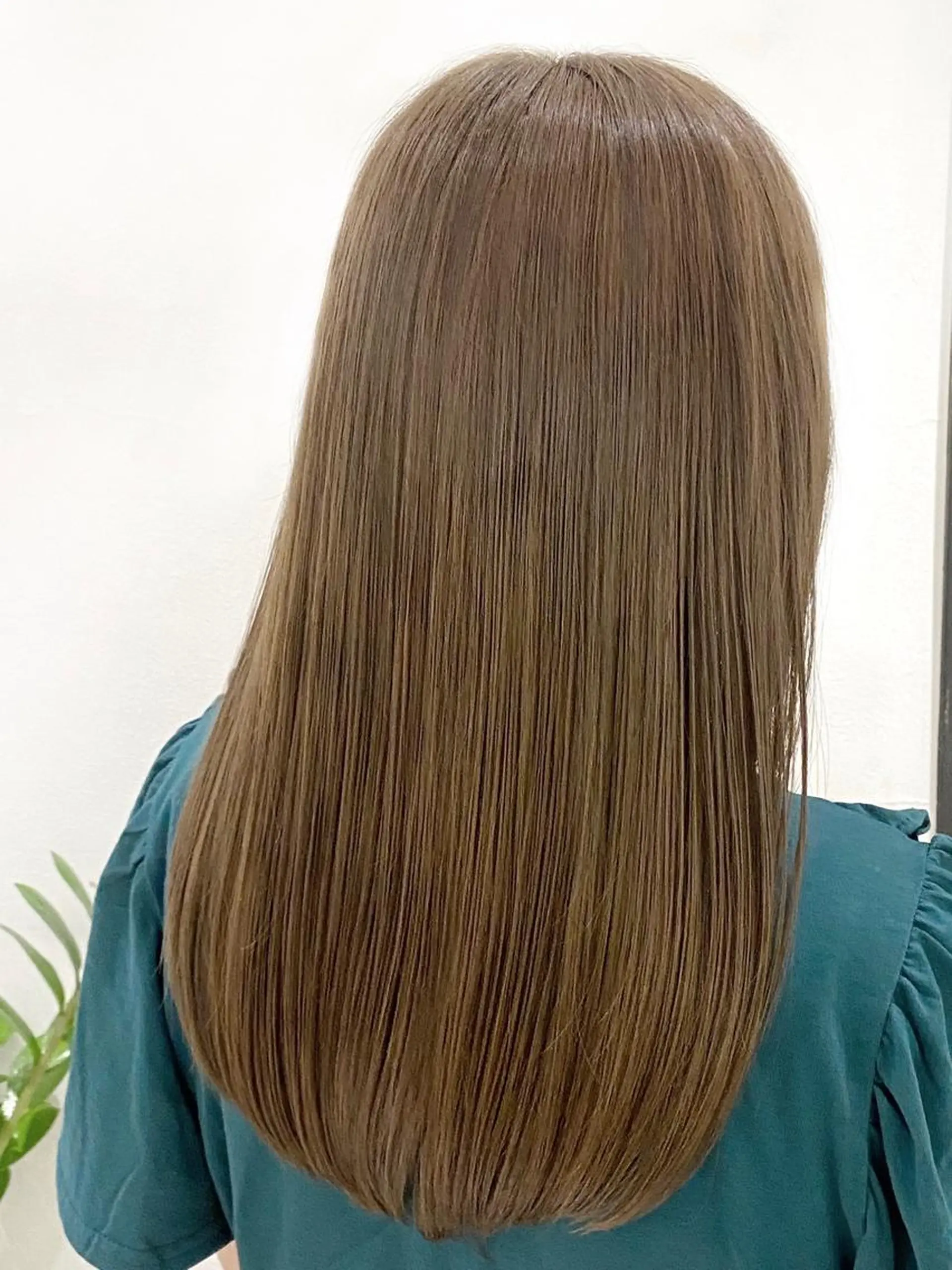 ロング カラー アッシュ ヘアカラー トリートメント やなせ かすみのヘアスタイル
