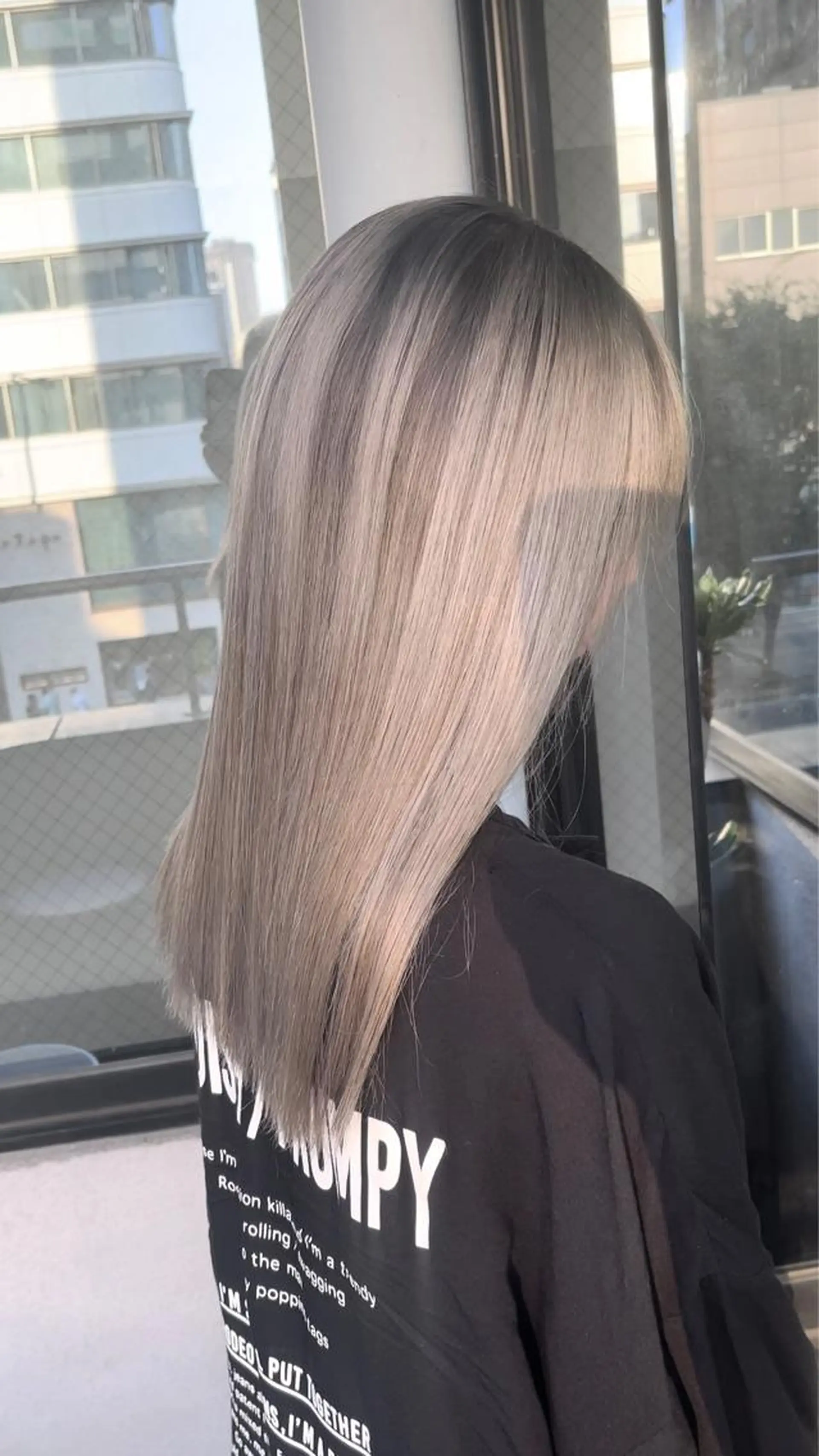ロング カラー 高島大登/顔周り /ミルクティーのヘアスタイル