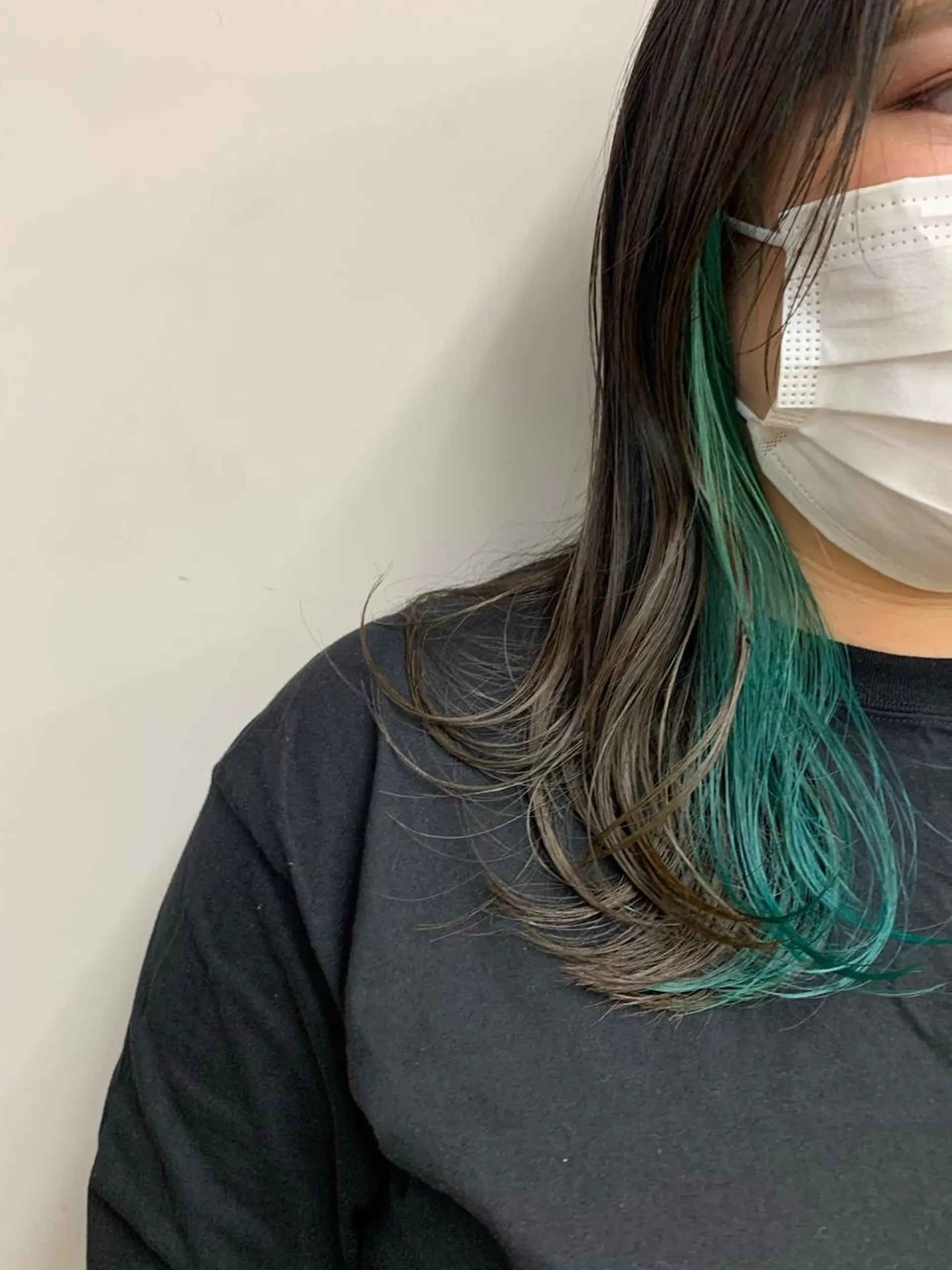 セミロング カラー グレージュ SALOWIN神戸三宮店所属・【美髪を叶える】中谷 彰宏（アキ)のヘアスタイル