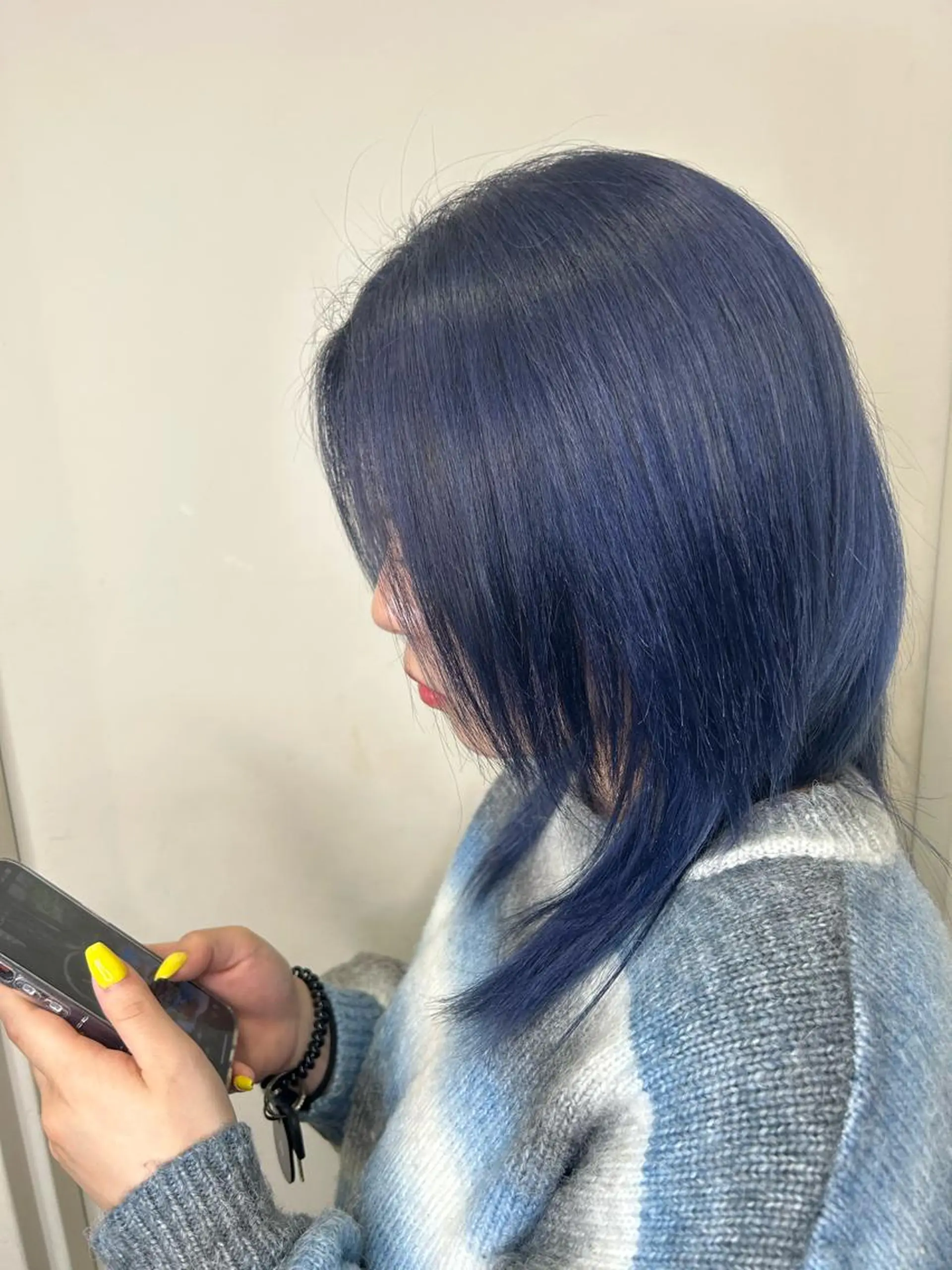 ミディアム NANAMI/透け感 /グレージュのヘアスタイル