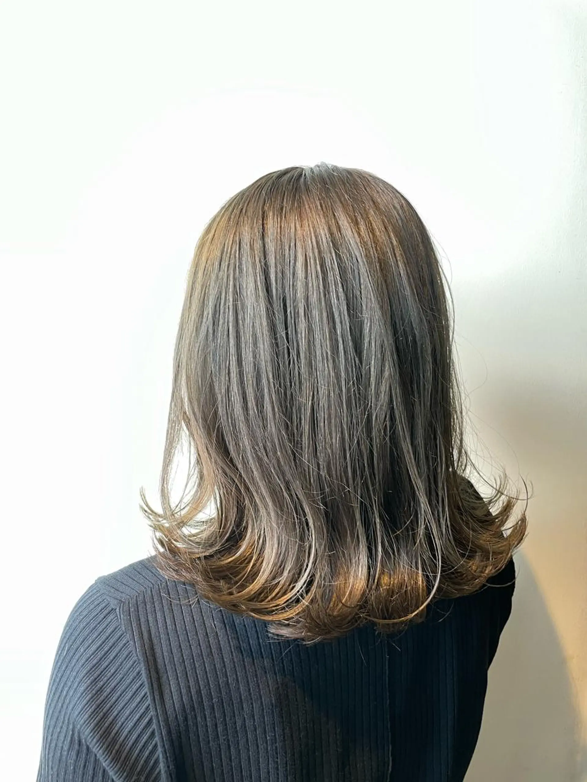 セミロング カラー グレージュ オリーブグレージュ オリーブグレー カット ヘアカラー トリートメント レイヤー/艶カラー 🫧守利のヘアスタイル